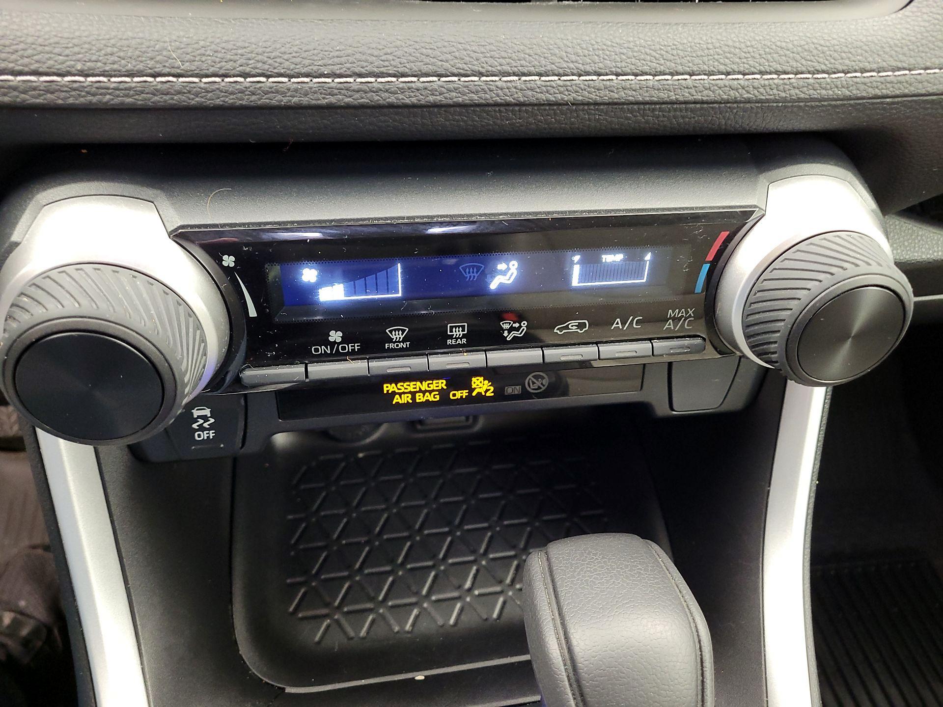 Thumbnail: 2022 Toyota RAV4 - 16