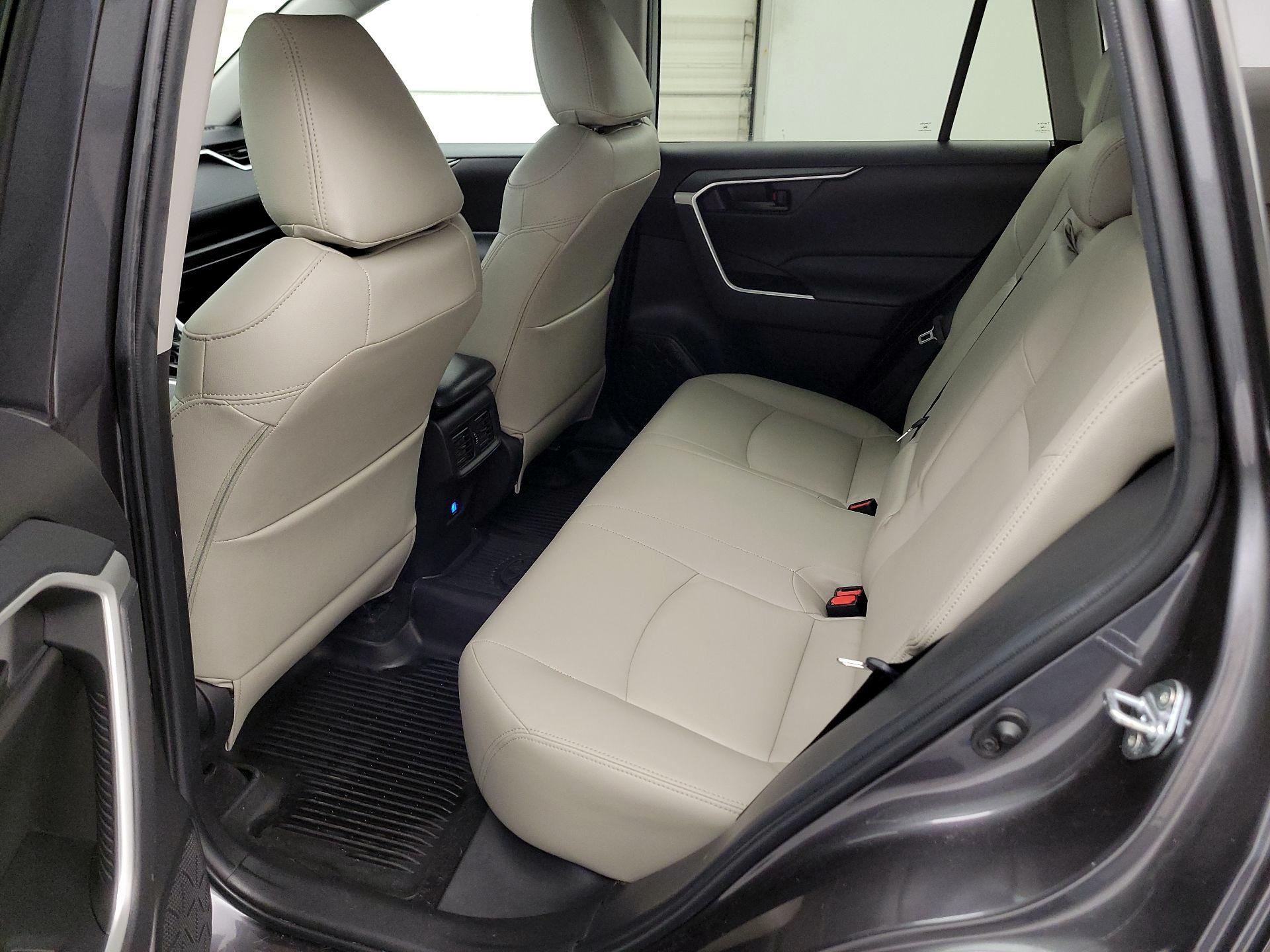 Thumbnail: 2022 Toyota RAV4 - 18