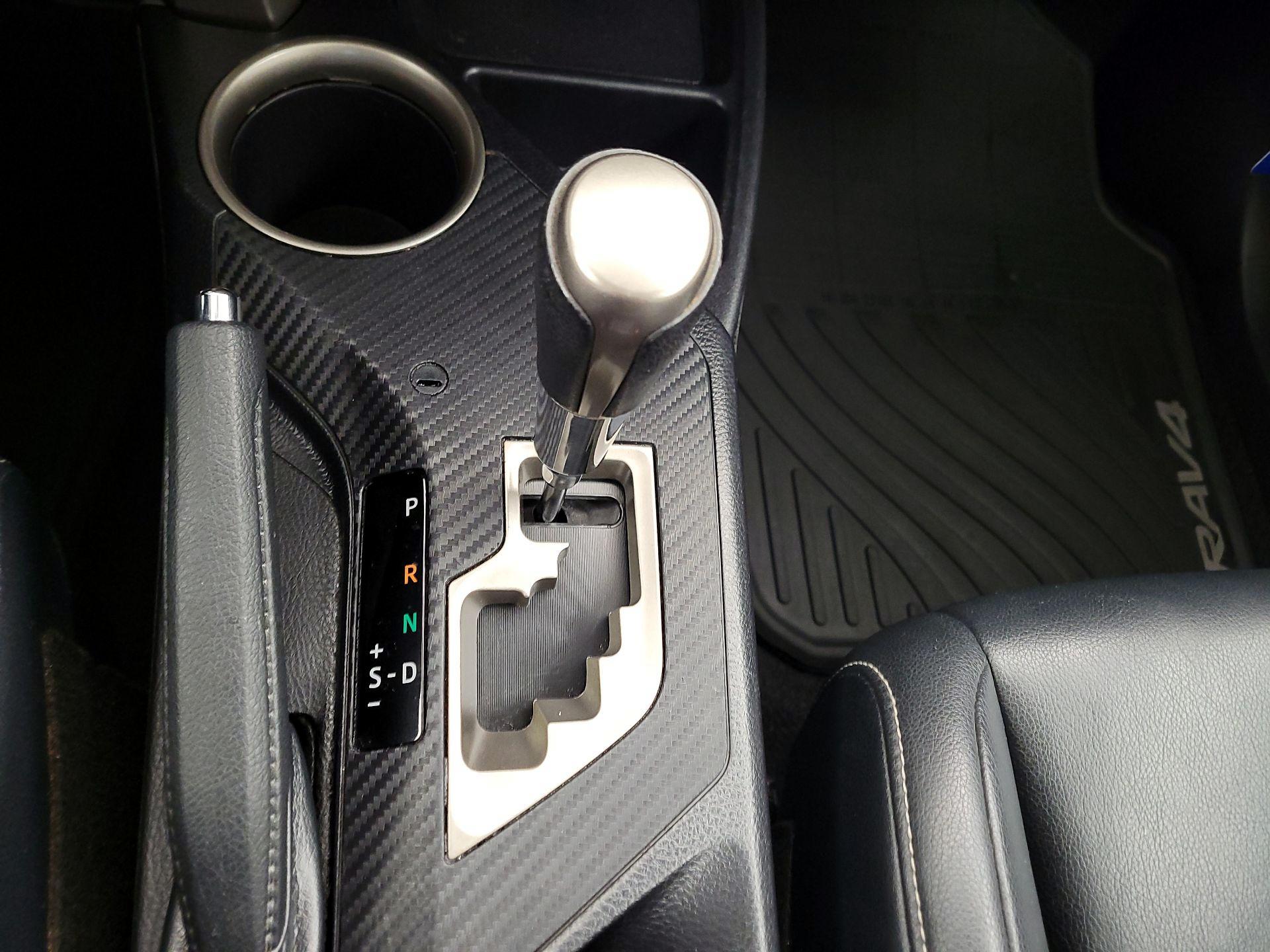 Thumbnail: 2015 Toyota RAV4 - 15