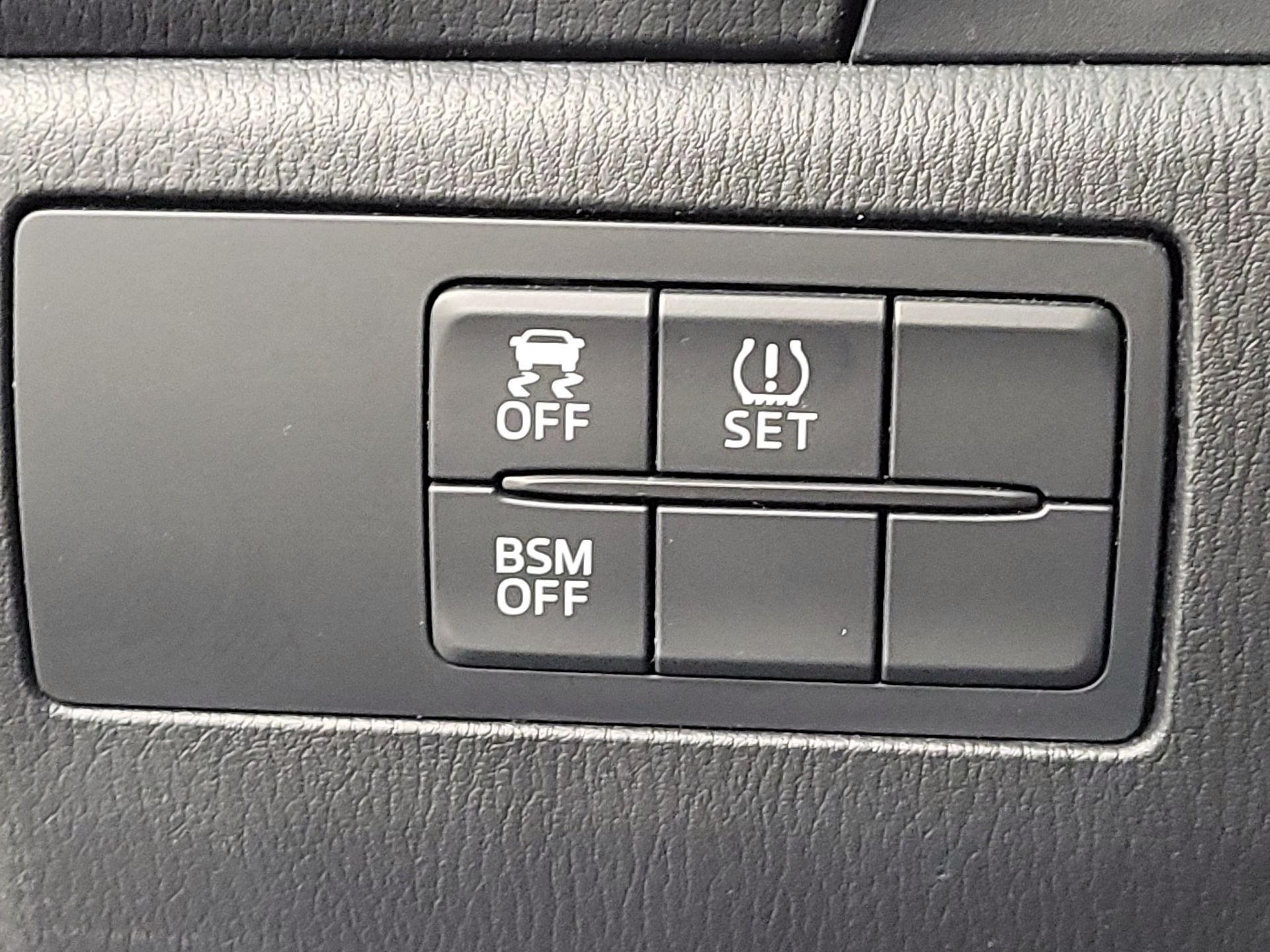 Thumbnail: 2016 Mazda Mazda3 - 11