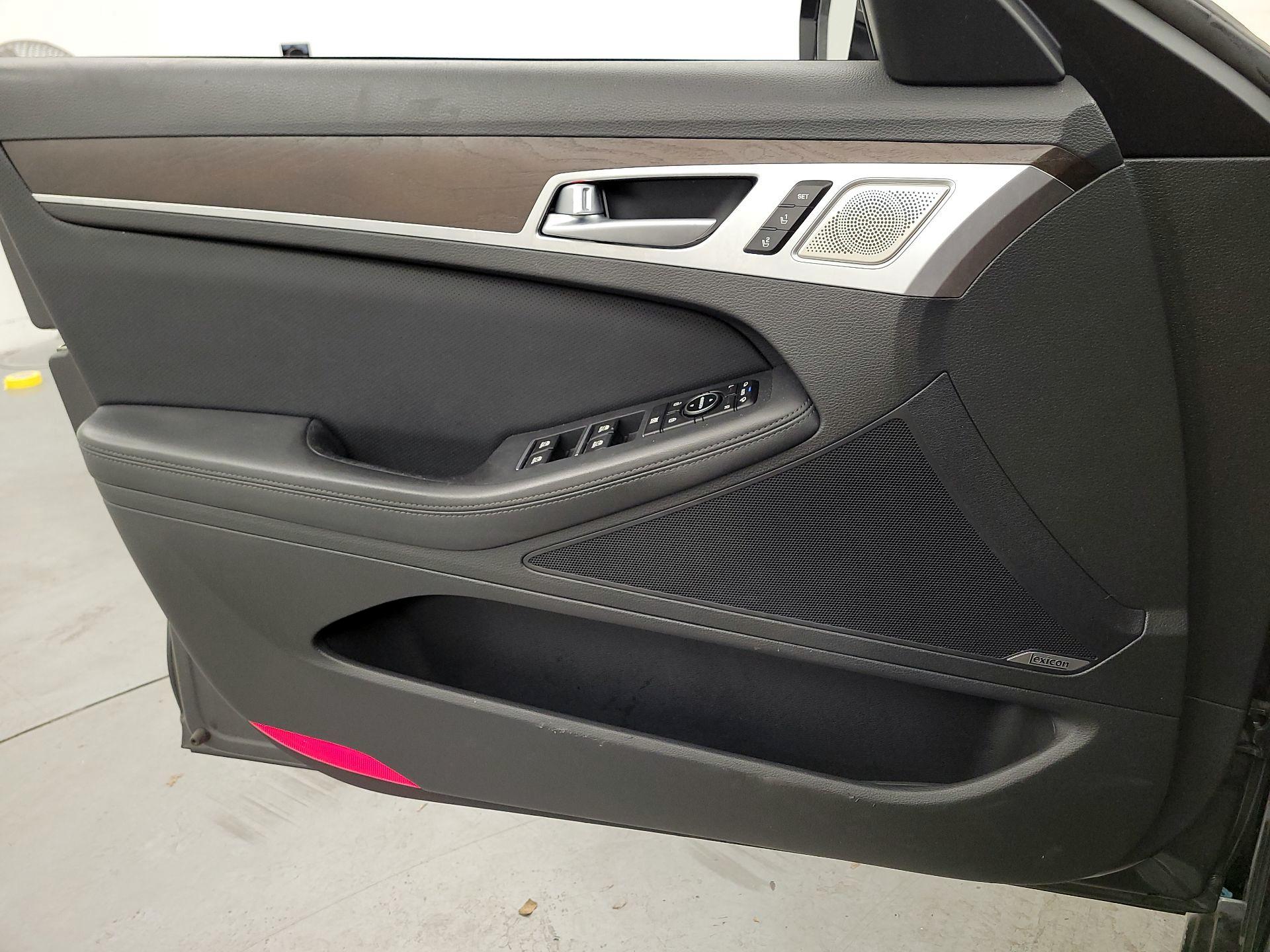 Thumbnail: 2018 Genesis G80 - 12