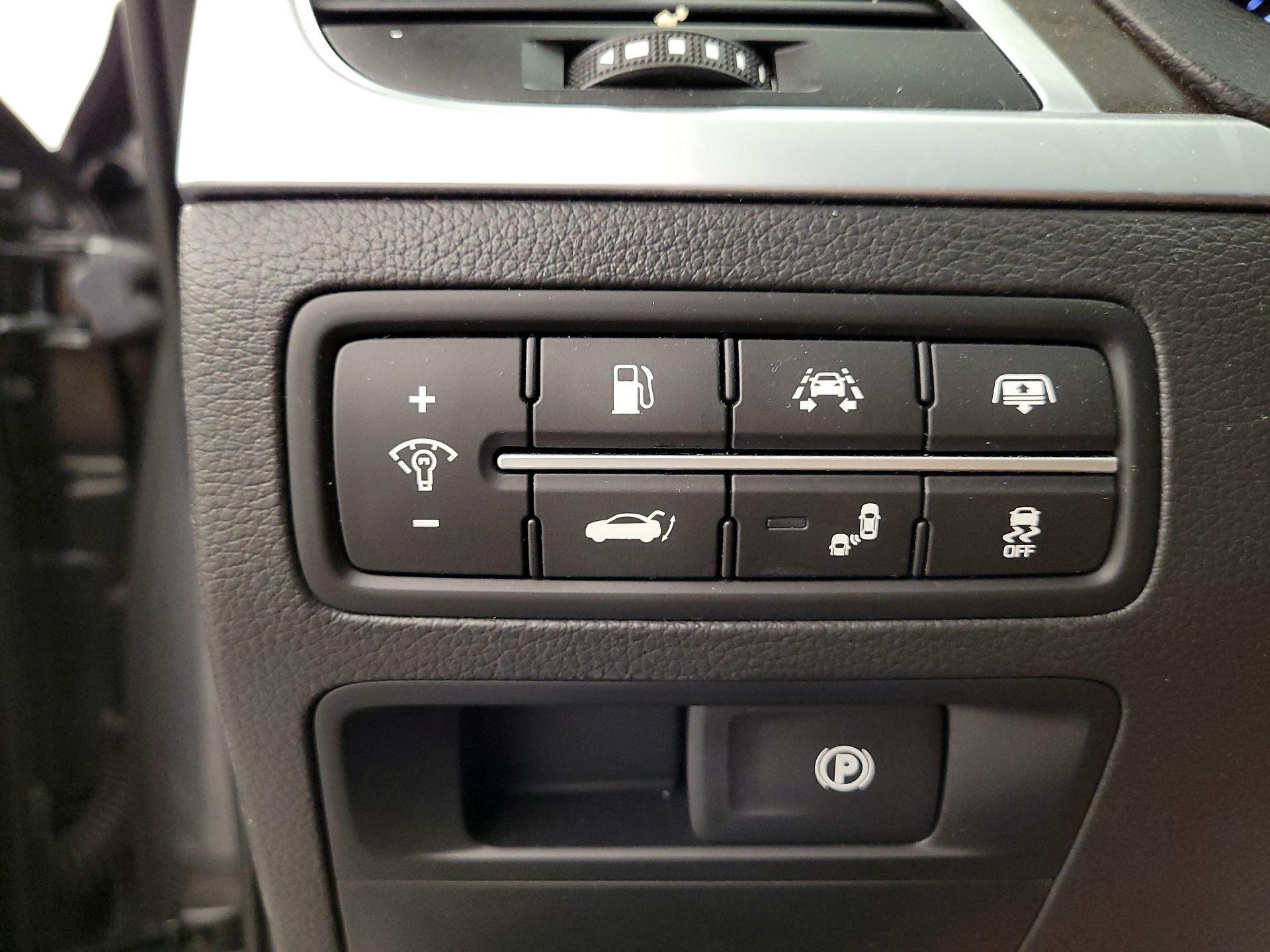 Thumbnail: 2018 Genesis G80 - 13