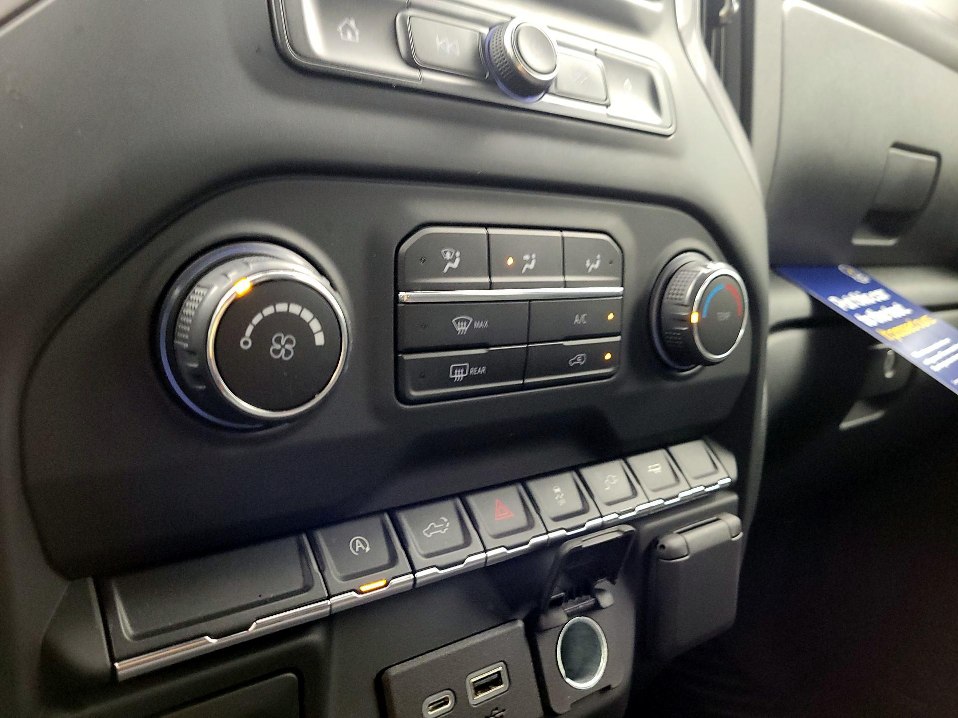 Thumbnail: 2021 Chevrolet Silverado 1500 - 14