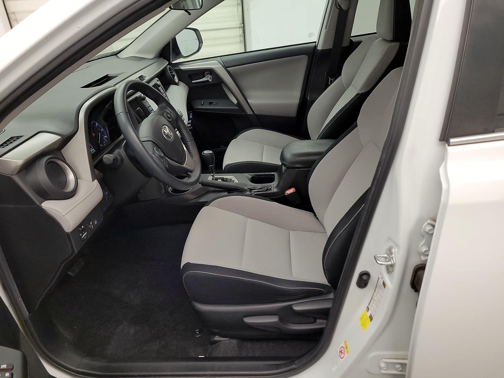 Thumbnail: 2018 Toyota RAV4 - 11