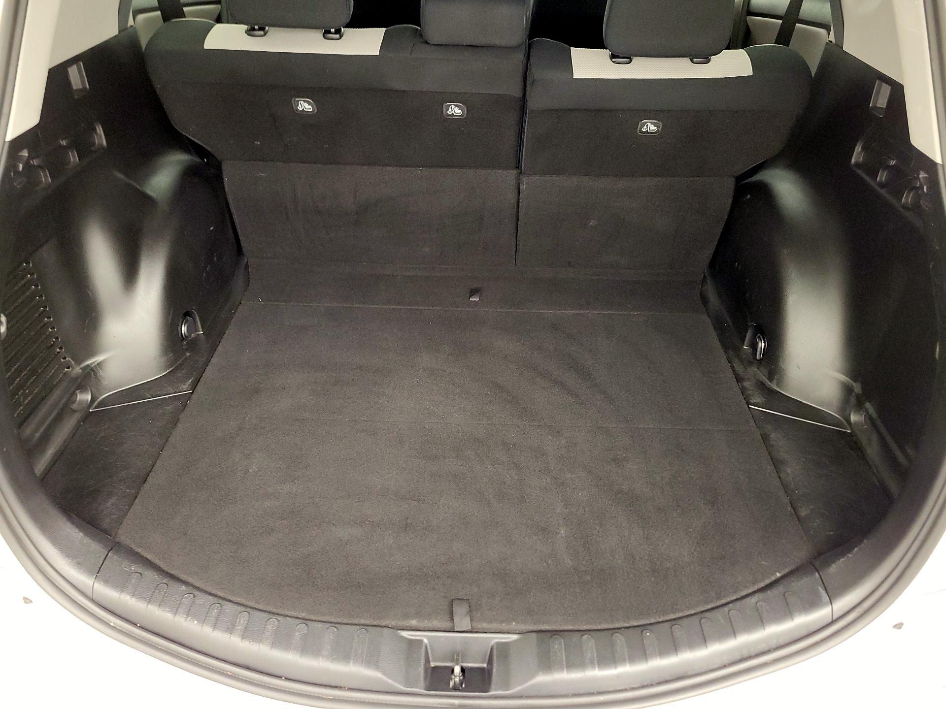 Thumbnail: 2018 Toyota RAV4 - 16