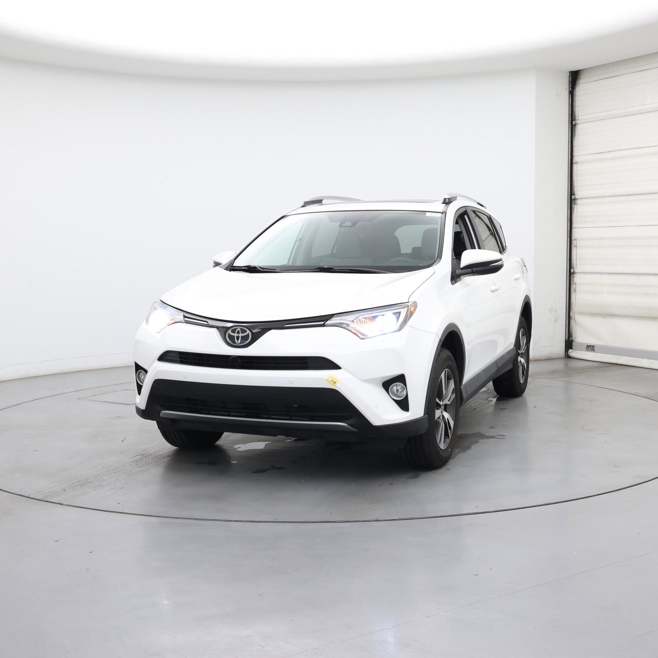 Thumbnail: 2018 Toyota RAV4 - 4