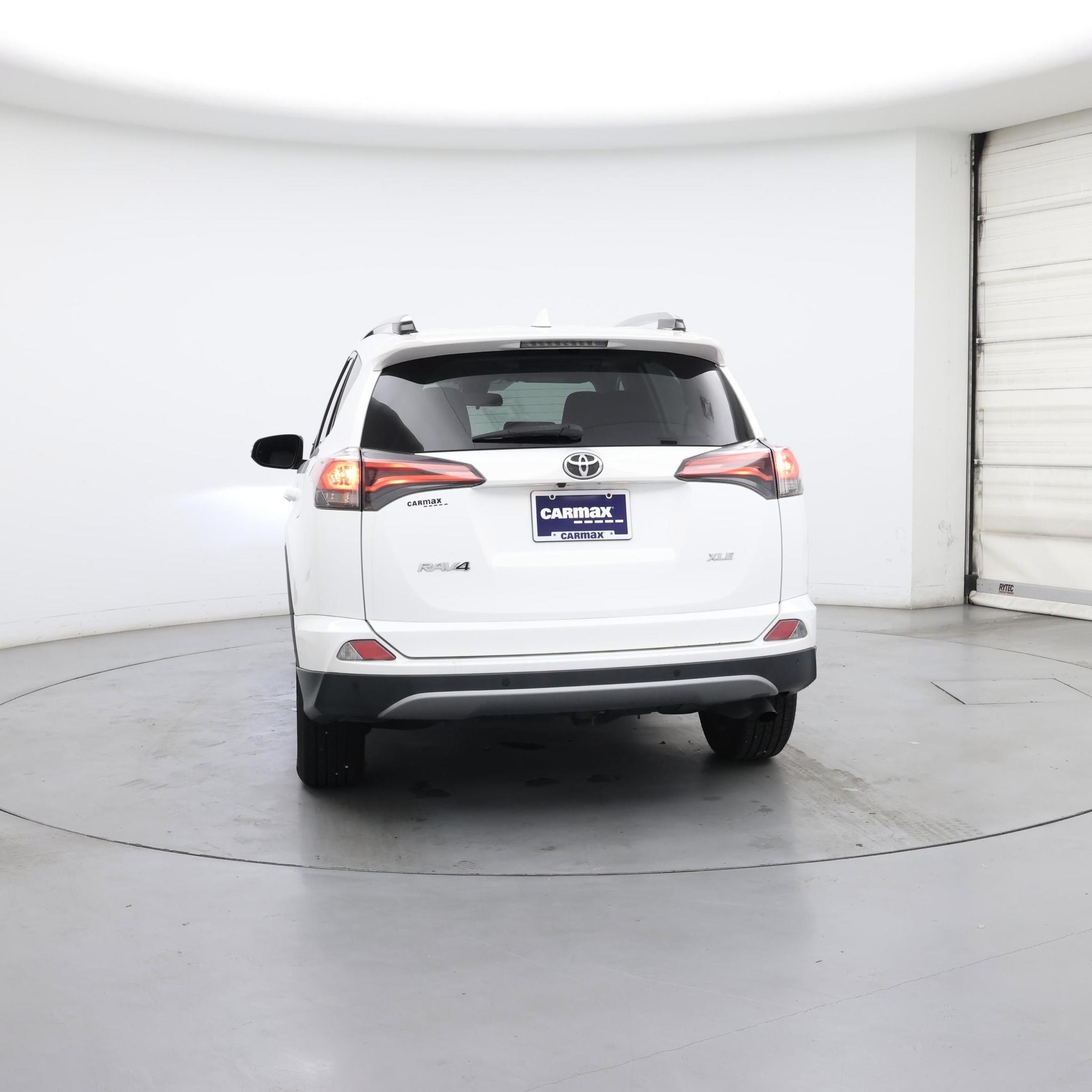 Thumbnail: 2018 Toyota RAV4 - 6