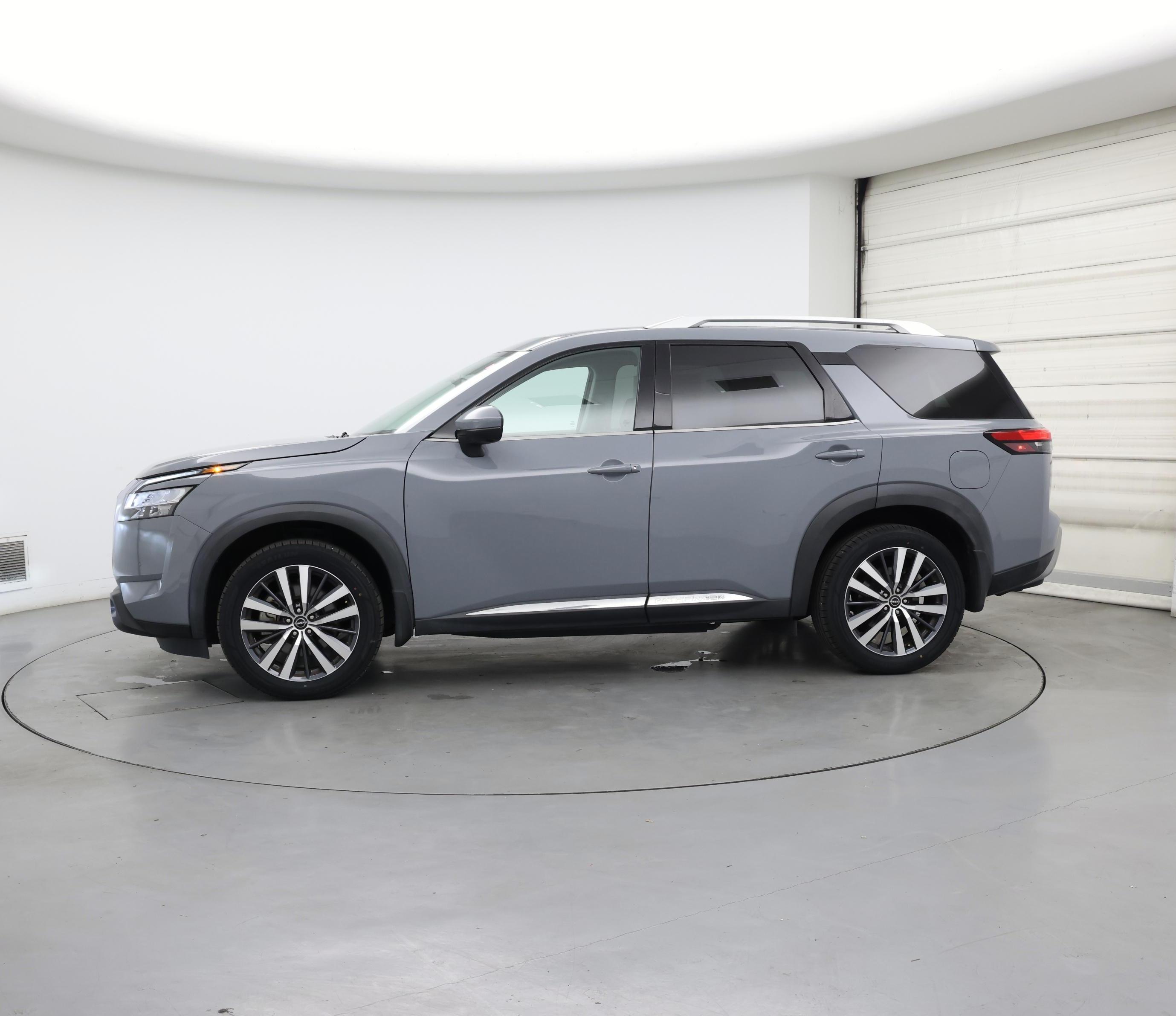 Thumbnail: 2022 Nissan Pathfinder - 3