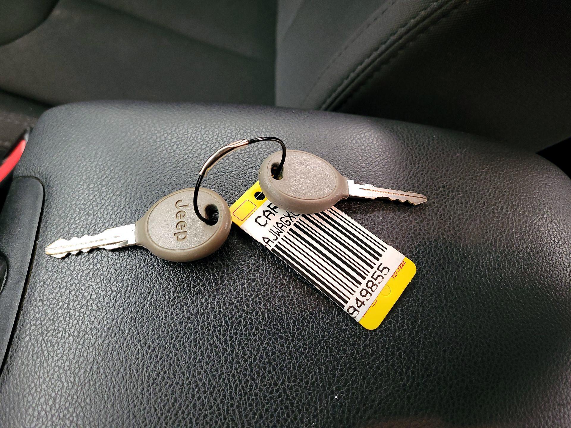 Thumbnail: 2016 Jeep Wrangler - 19