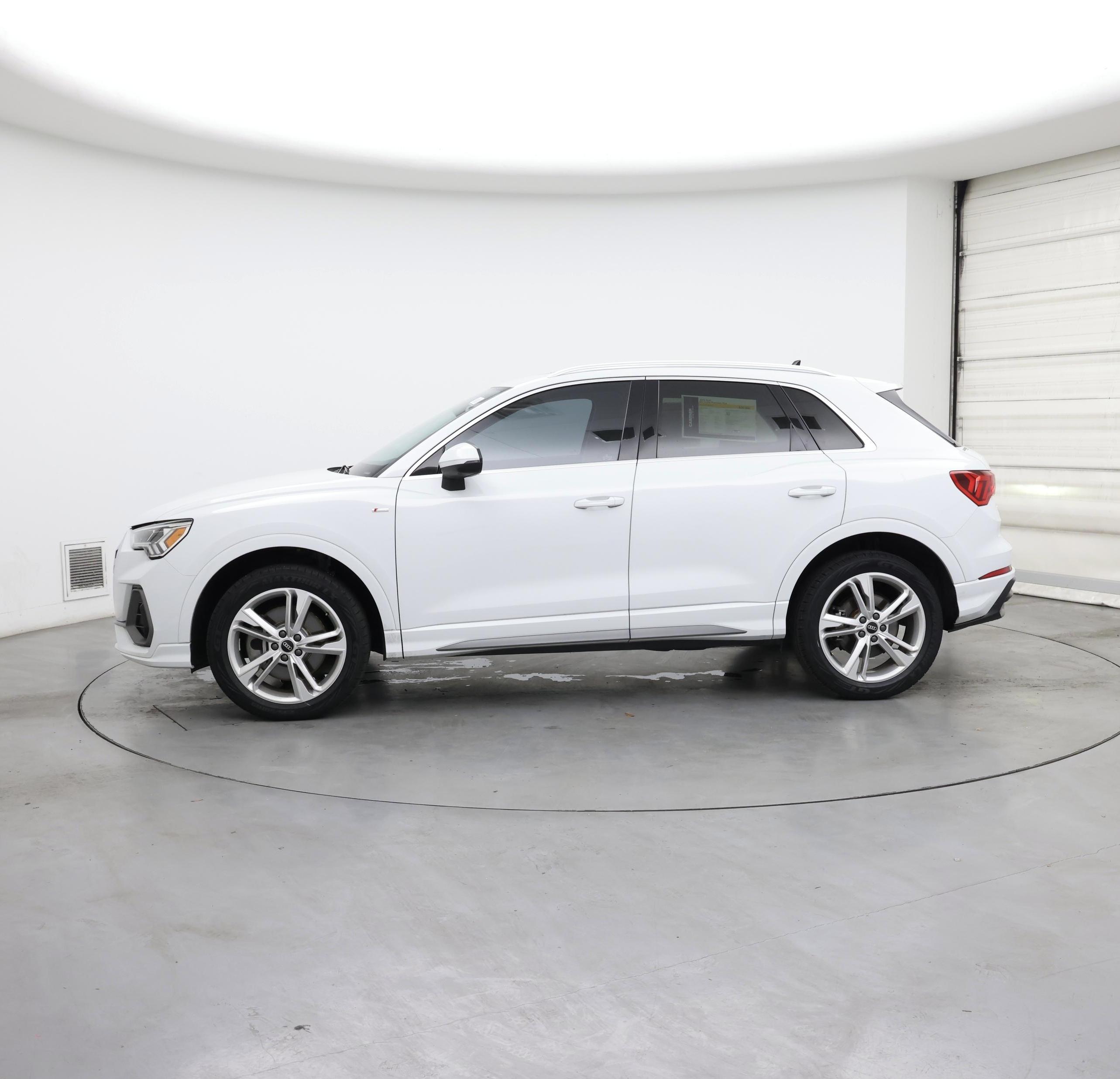 Thumbnail: 2022 Audi Q3 - 3