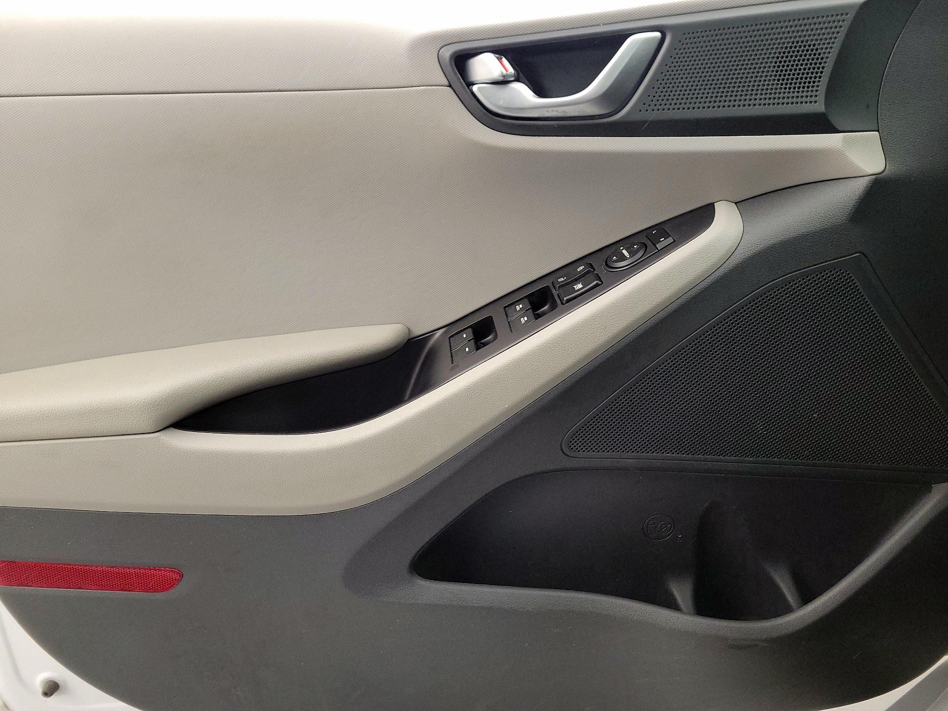 Thumbnail: 2019 Hyundai Ioniq - 12