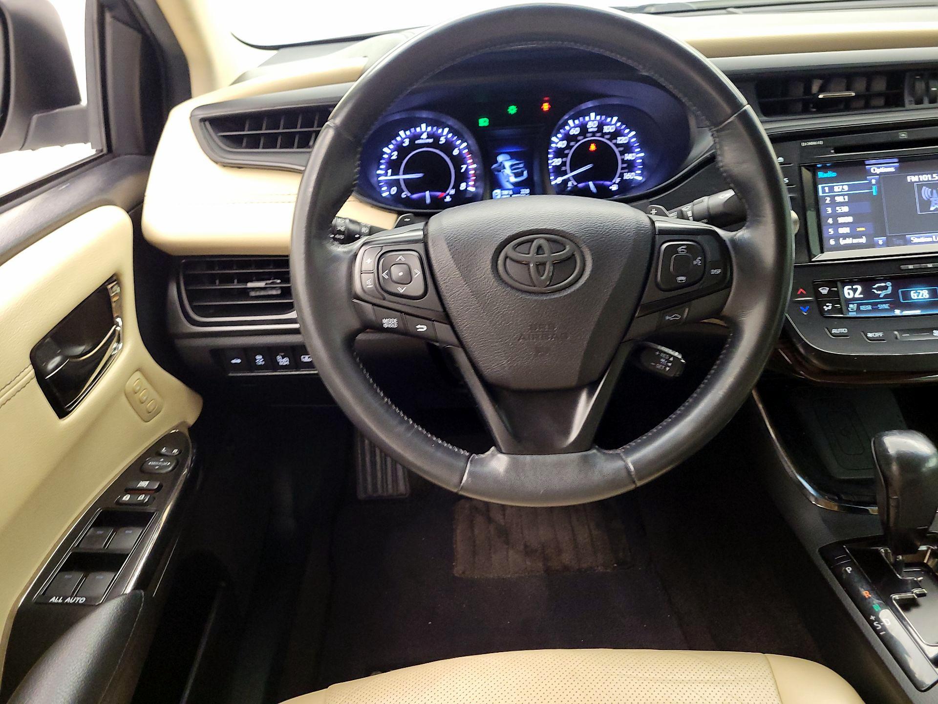 Thumbnail: 2015 Toyota Avalon - 10