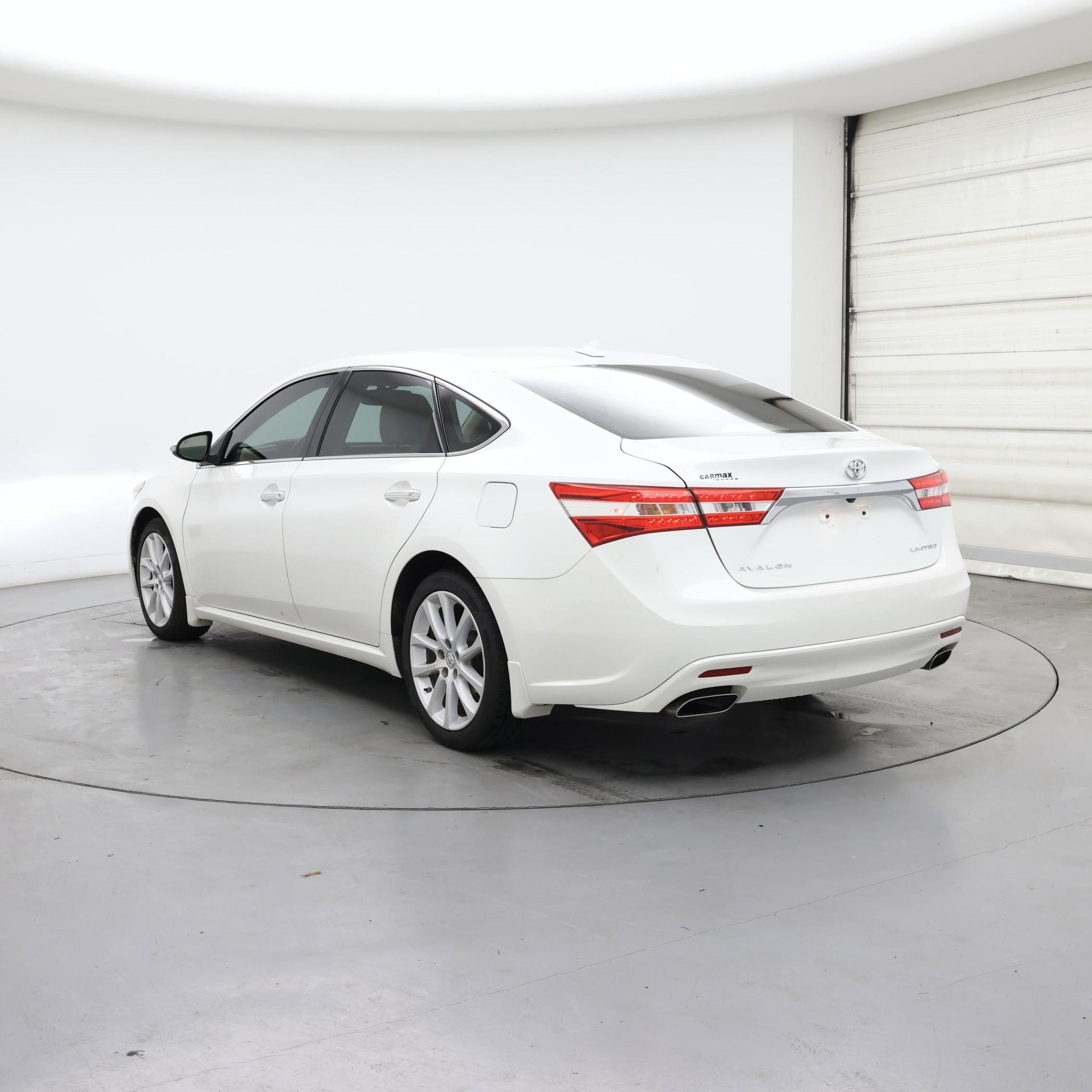 Thumbnail: 2015 Toyota Avalon - 2