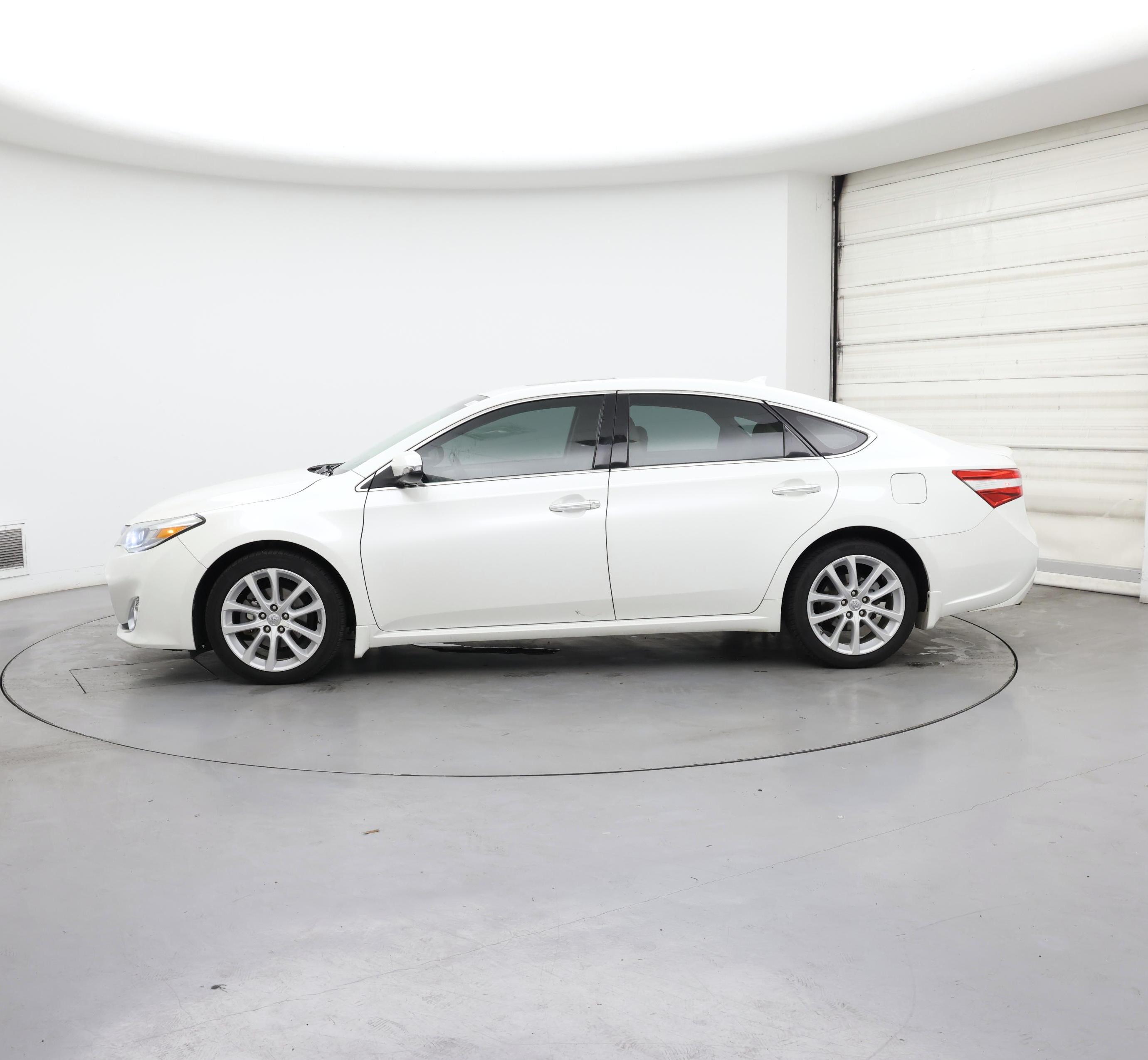 Thumbnail: 2015 Toyota Avalon - 3