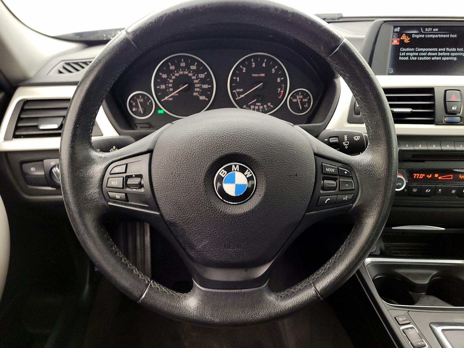 Thumbnail: 2015 BMW 3 Series - 10