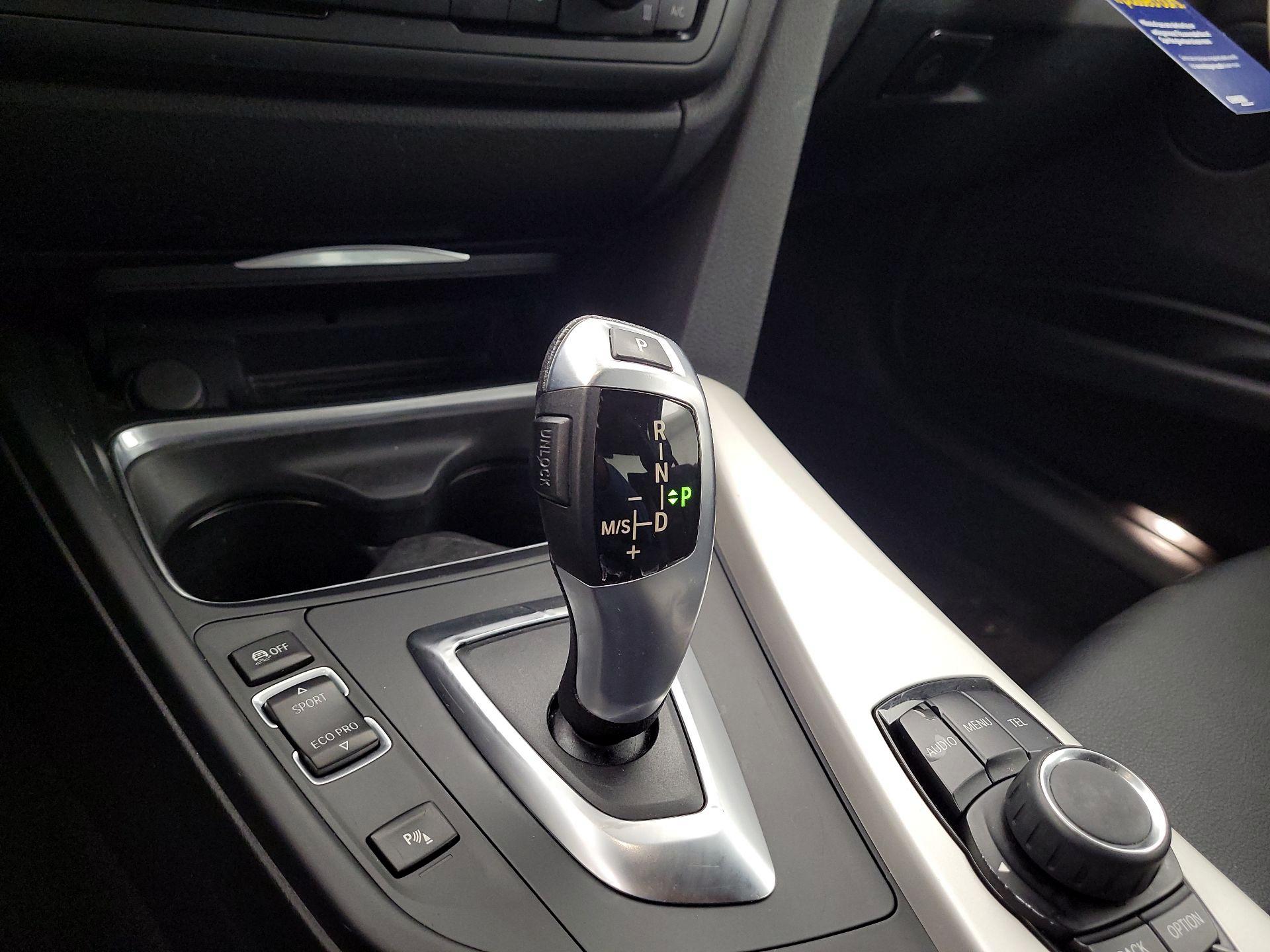 Thumbnail: 2015 BMW 3 Series - 15