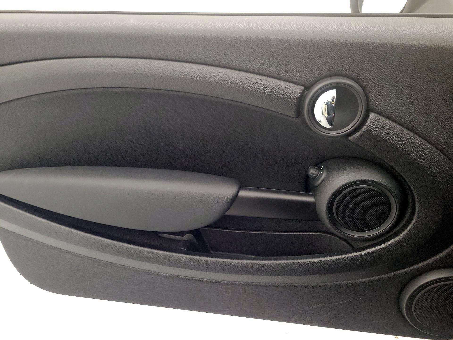 Thumbnail: 2015 MINI Cooper - 12