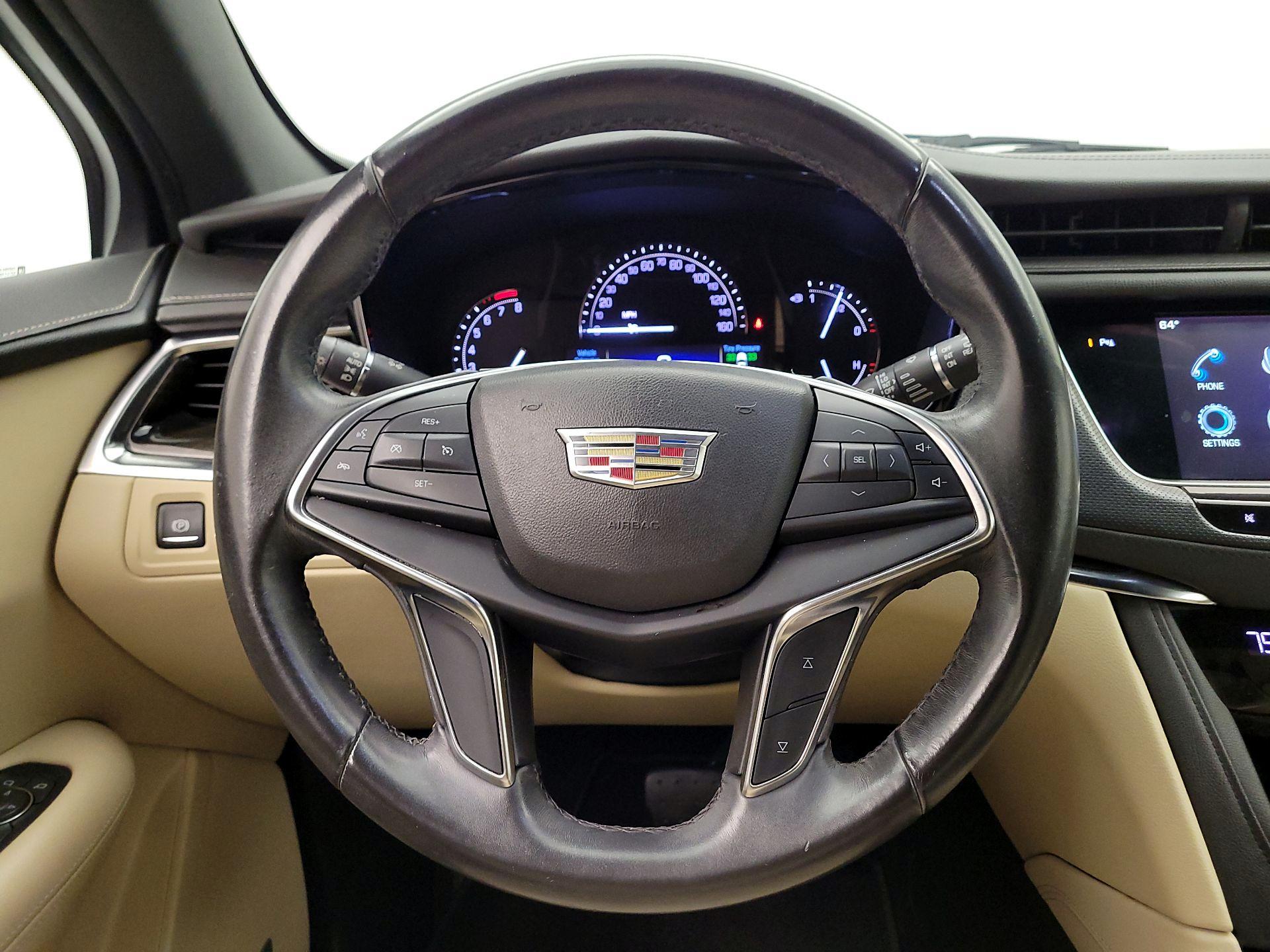 Thumbnail: 2017 Cadillac XT5 - 10
