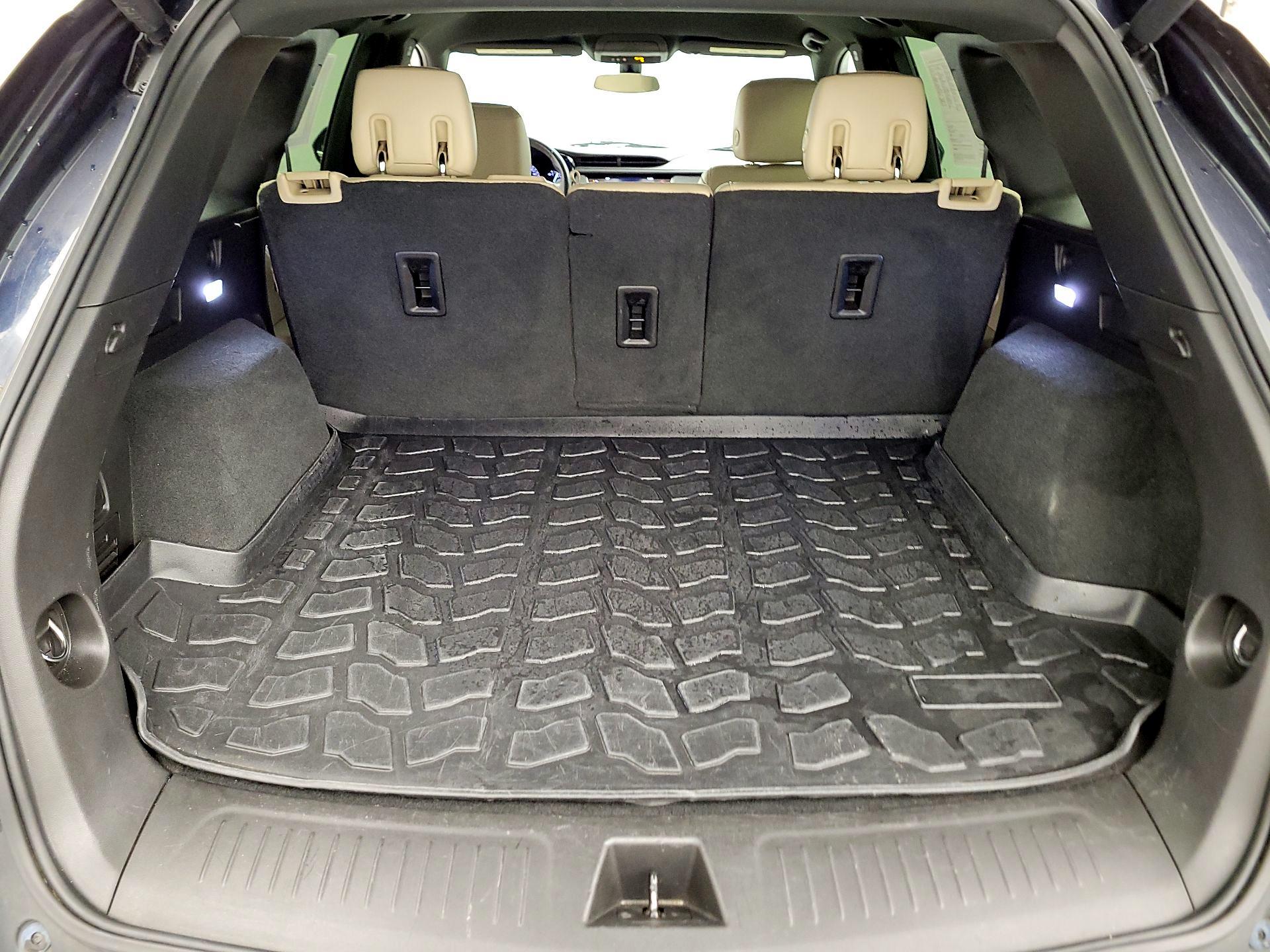 Thumbnail: 2017 Cadillac XT5 - 20