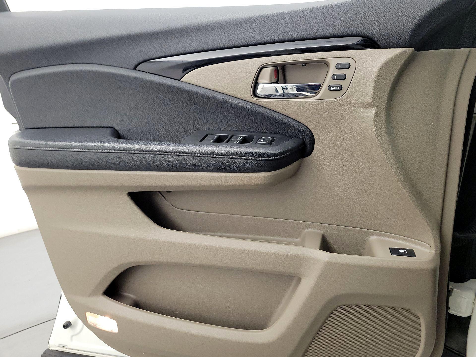 Thumbnail: 2019 Honda Ridgeline - 12