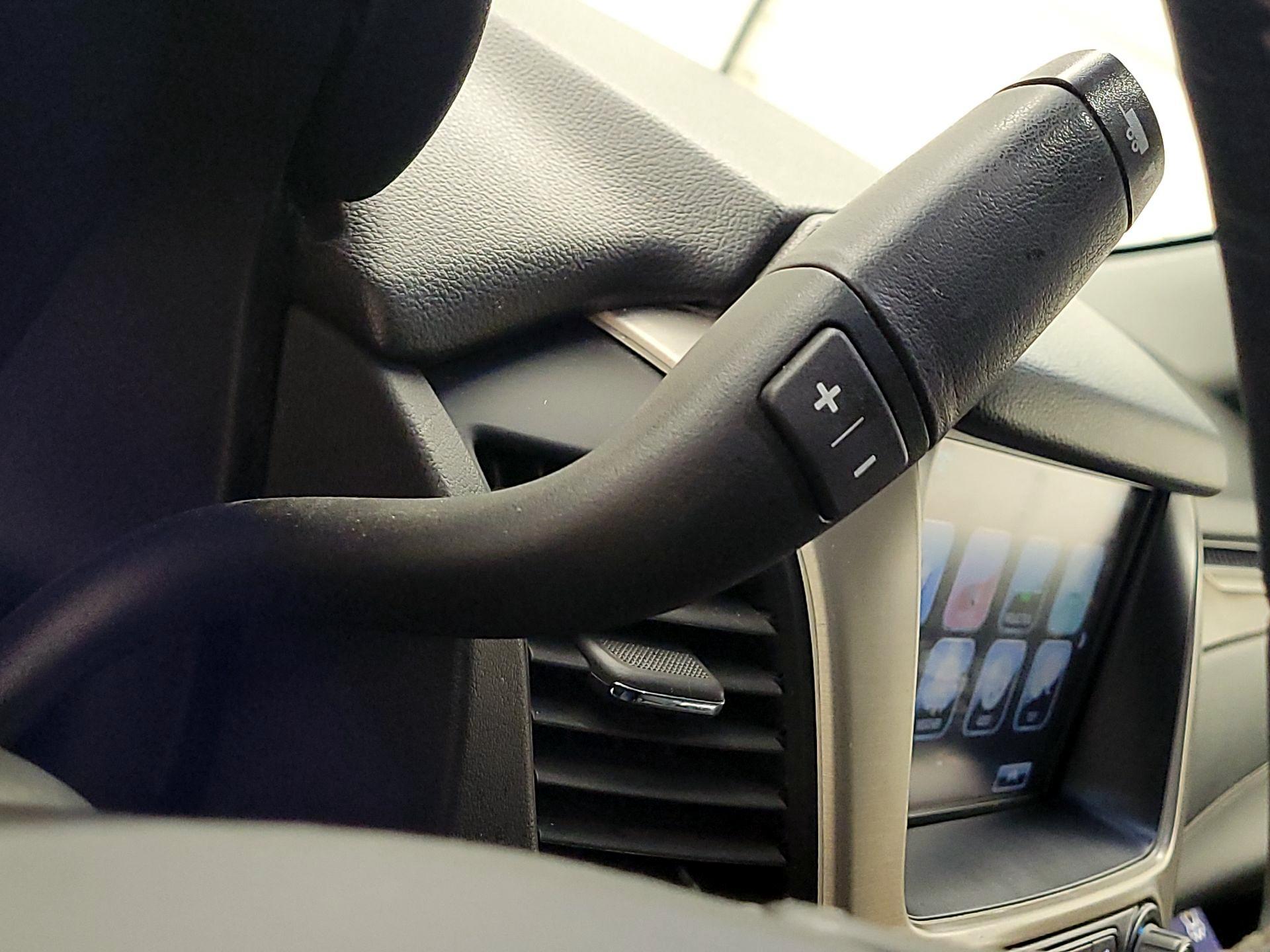 Thumbnail: 2018 GMC Yukon XL - 17