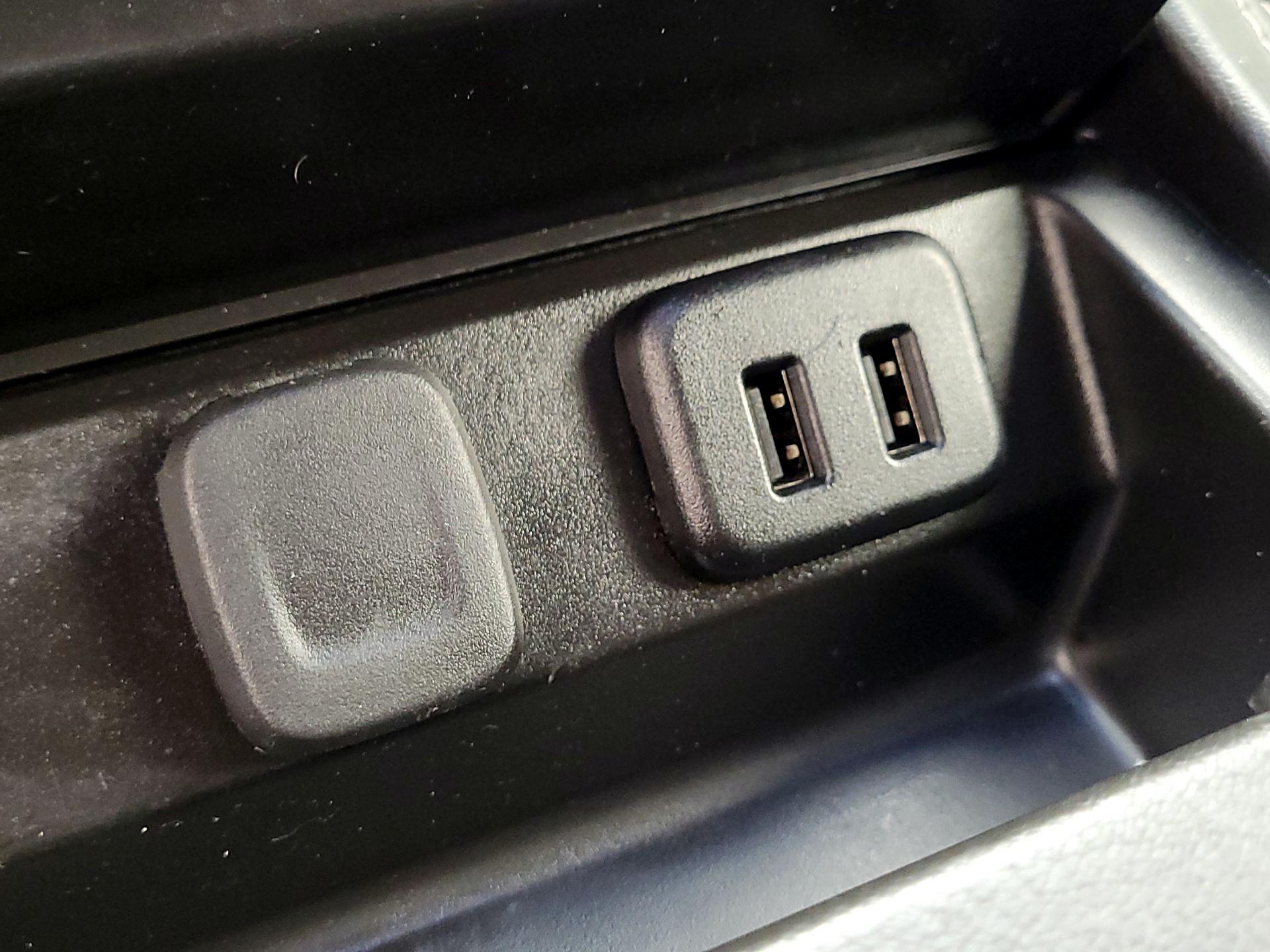 Thumbnail: 2018 GMC Yukon XL - 18