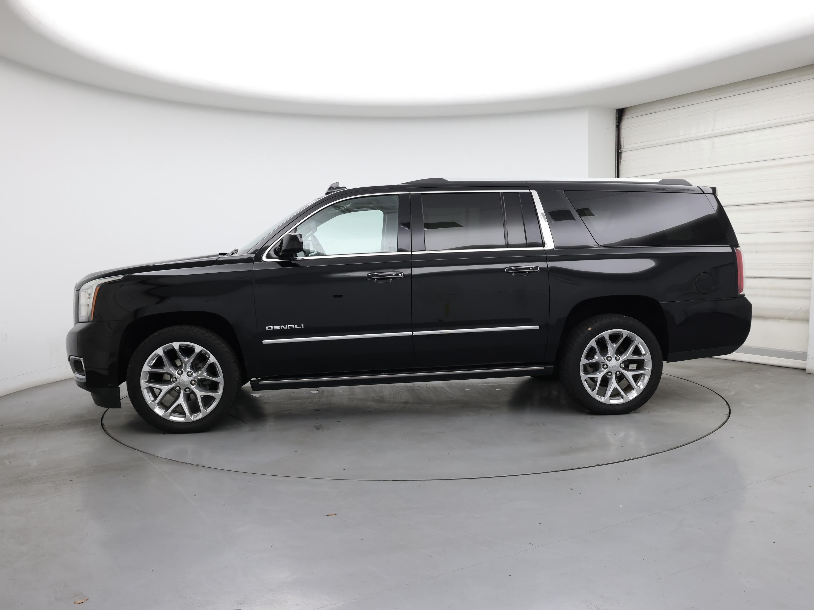 Thumbnail: 2018 GMC Yukon XL - 3