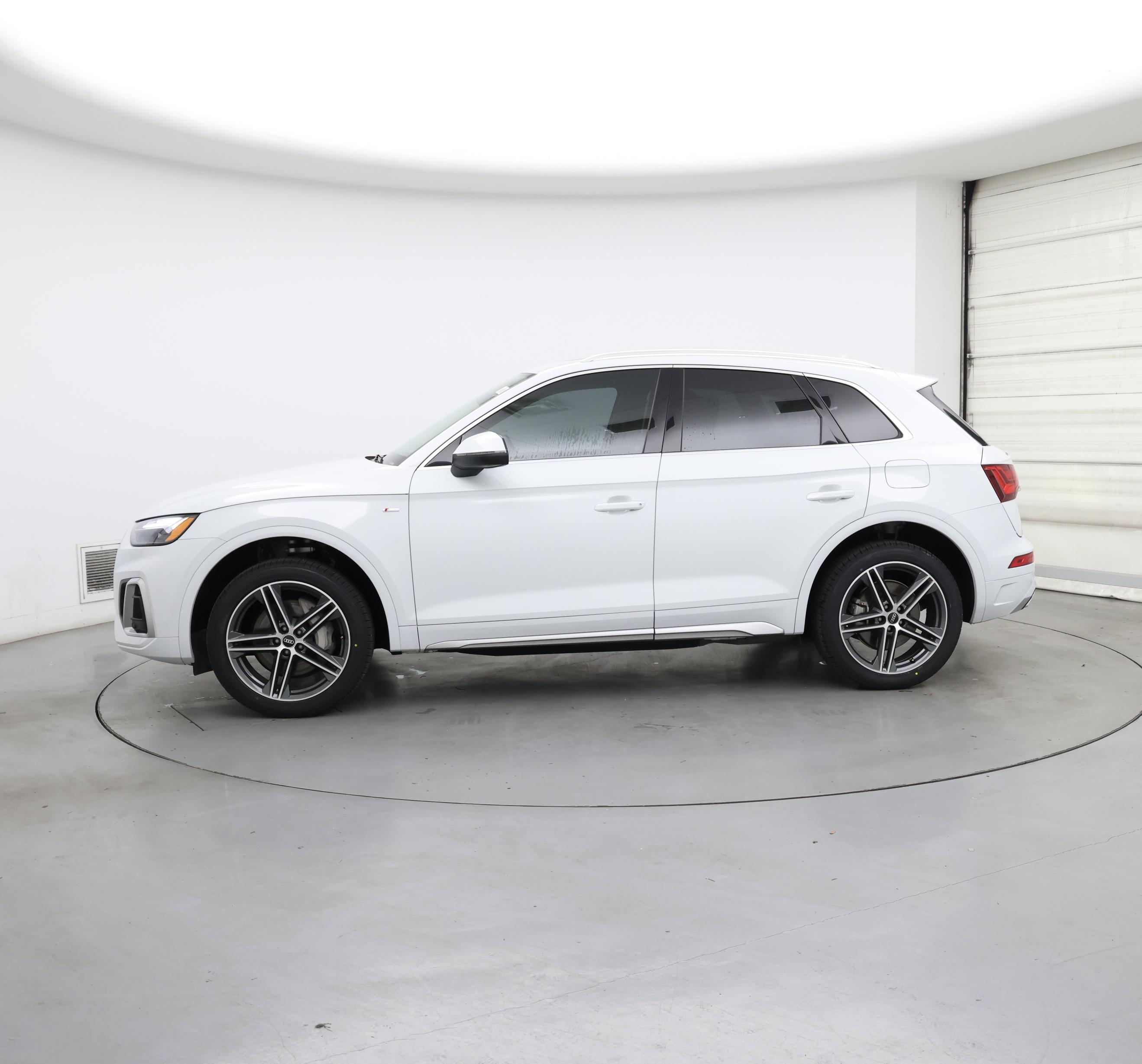 Thumbnail: 2021 Audi Q5 - 3