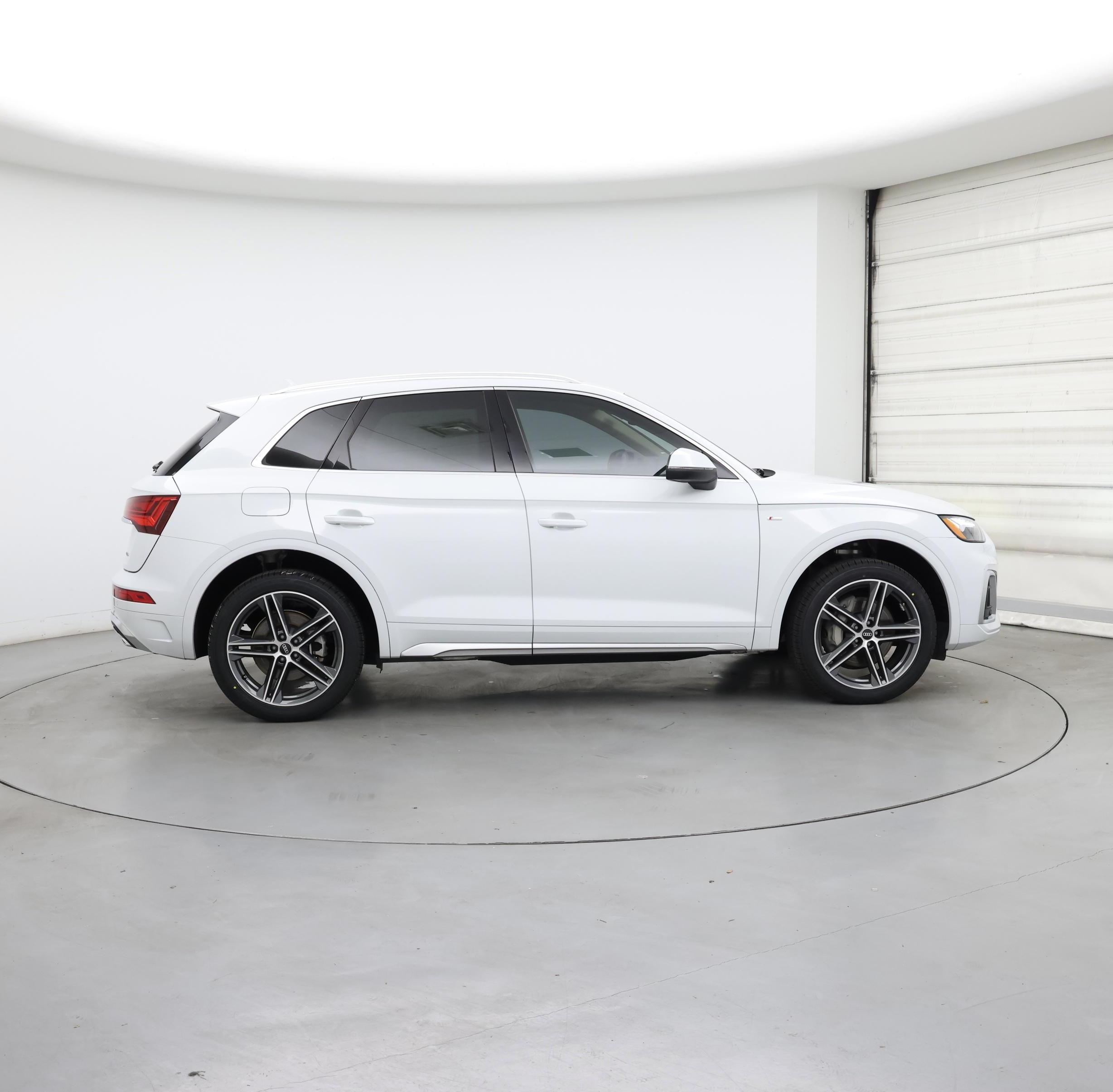 Thumbnail: 2021 Audi Q5 - 7