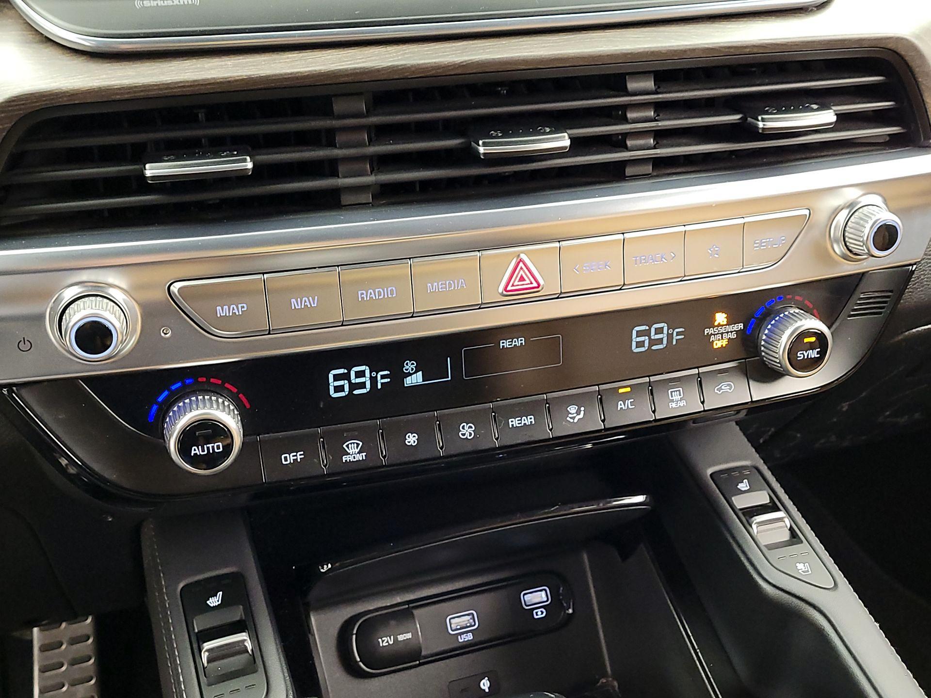 Thumbnail: 2020 Kia Telluride - 16