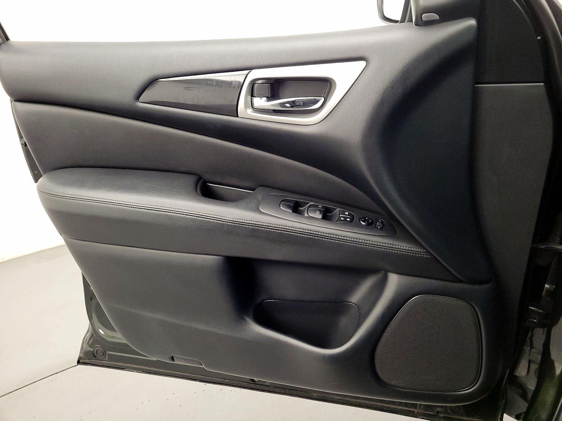 Thumbnail: 2019 Nissan Pathfinder - 12