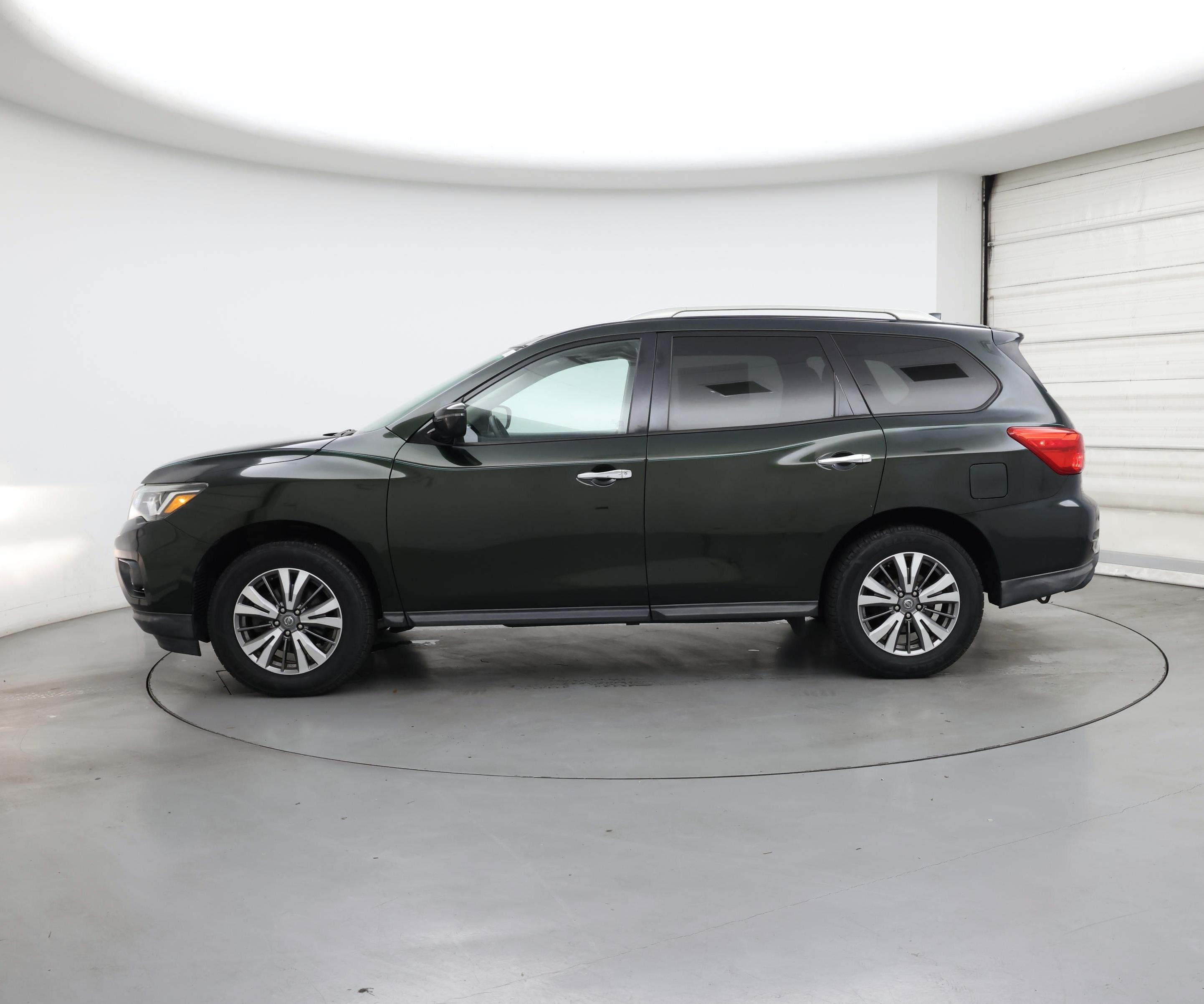 Thumbnail: 2019 Nissan Pathfinder - 3