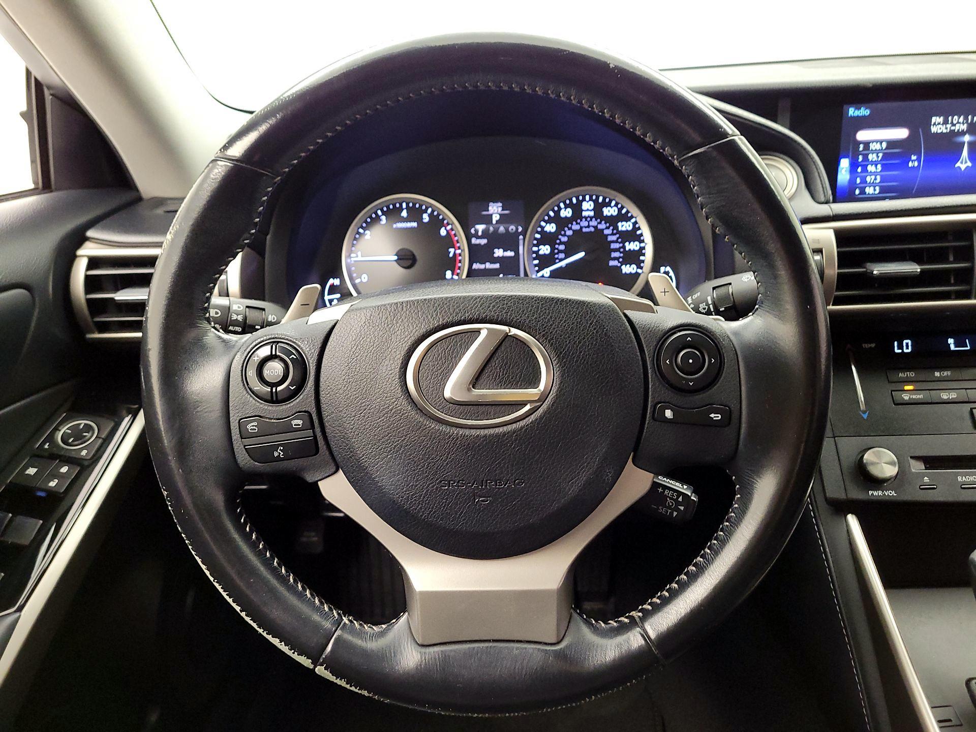 Thumbnail: 2016 Lexus IS - 10