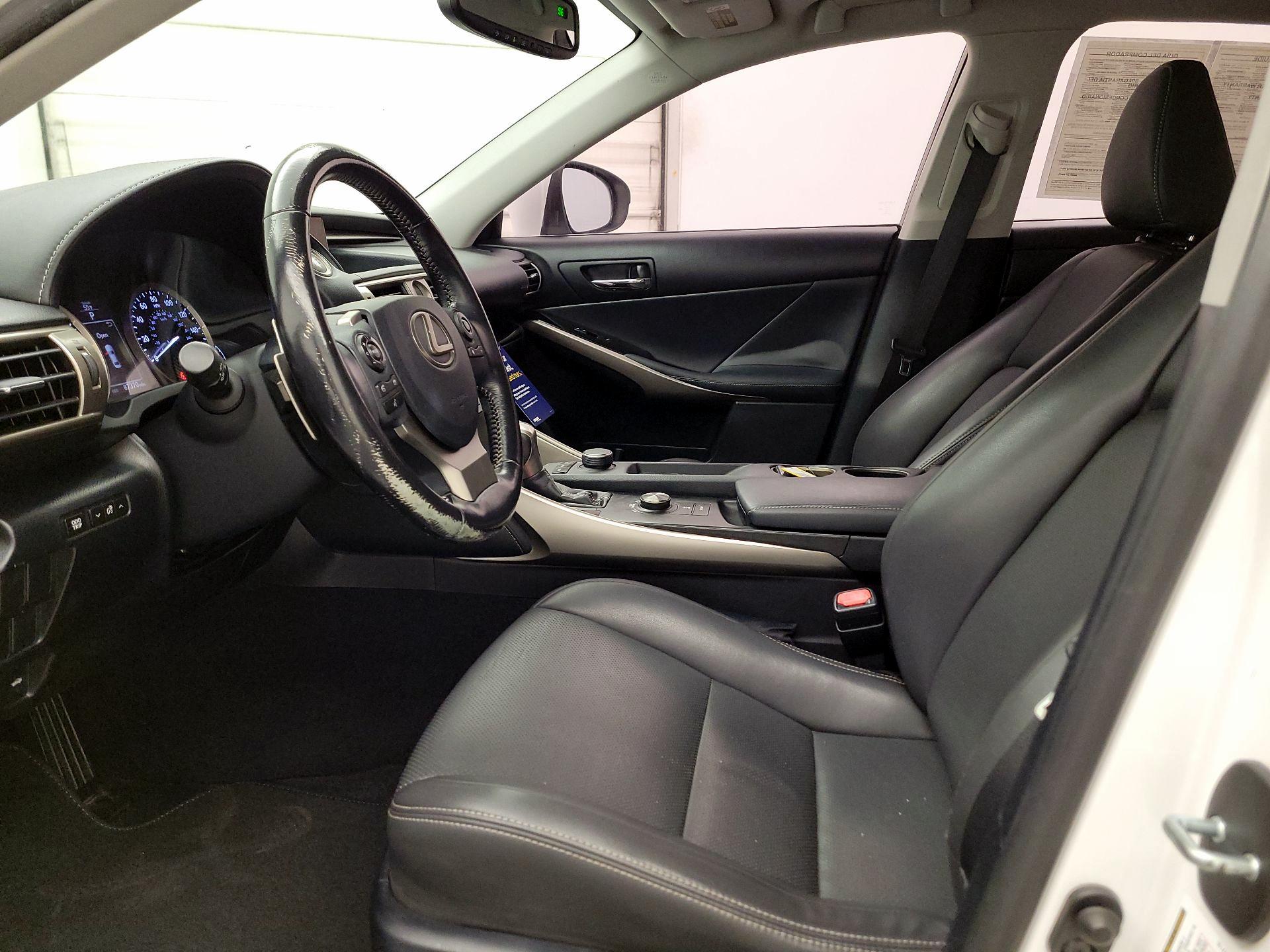 Thumbnail: 2016 Lexus IS - 11