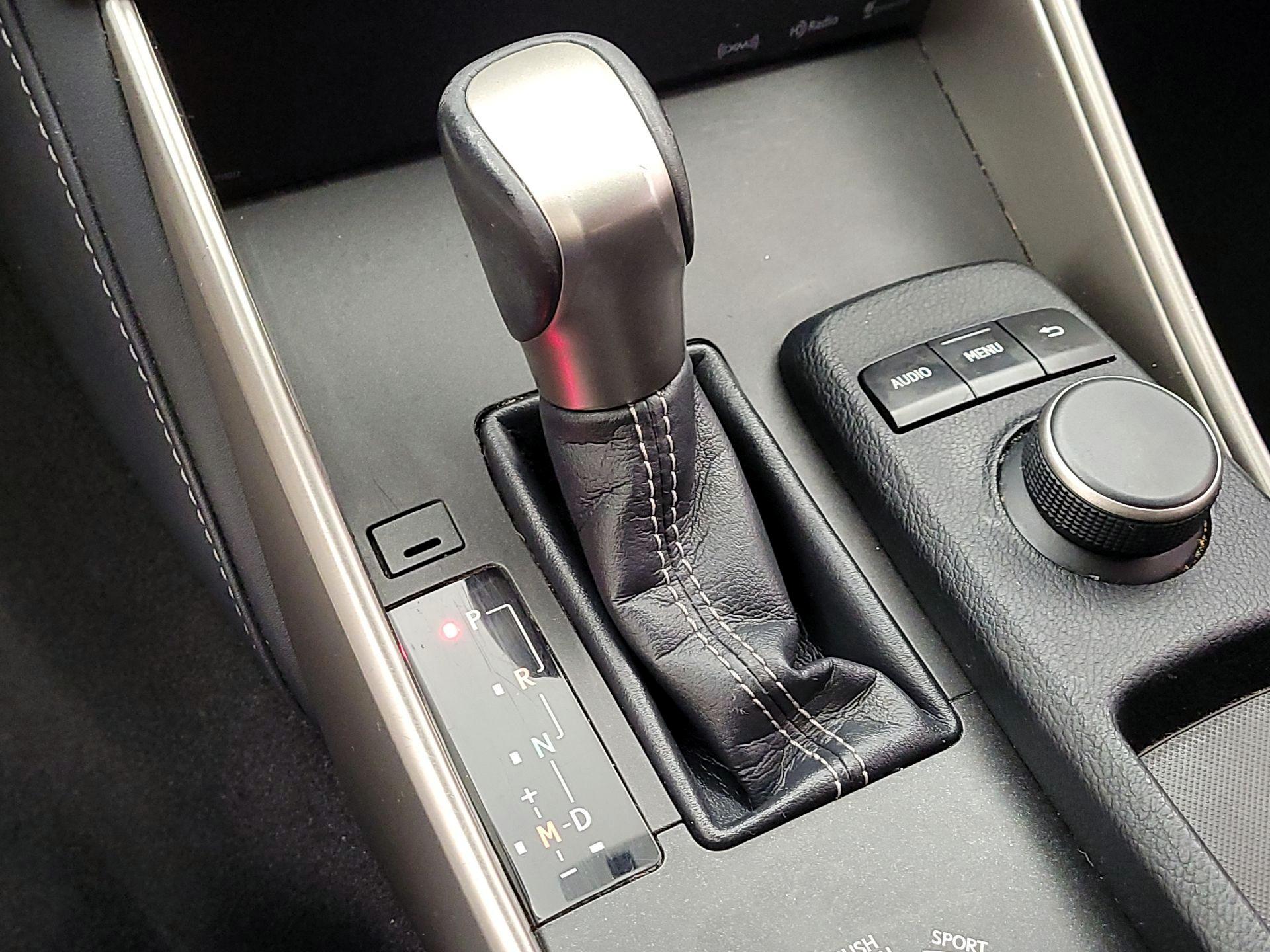 Thumbnail: 2016 Lexus IS - 17