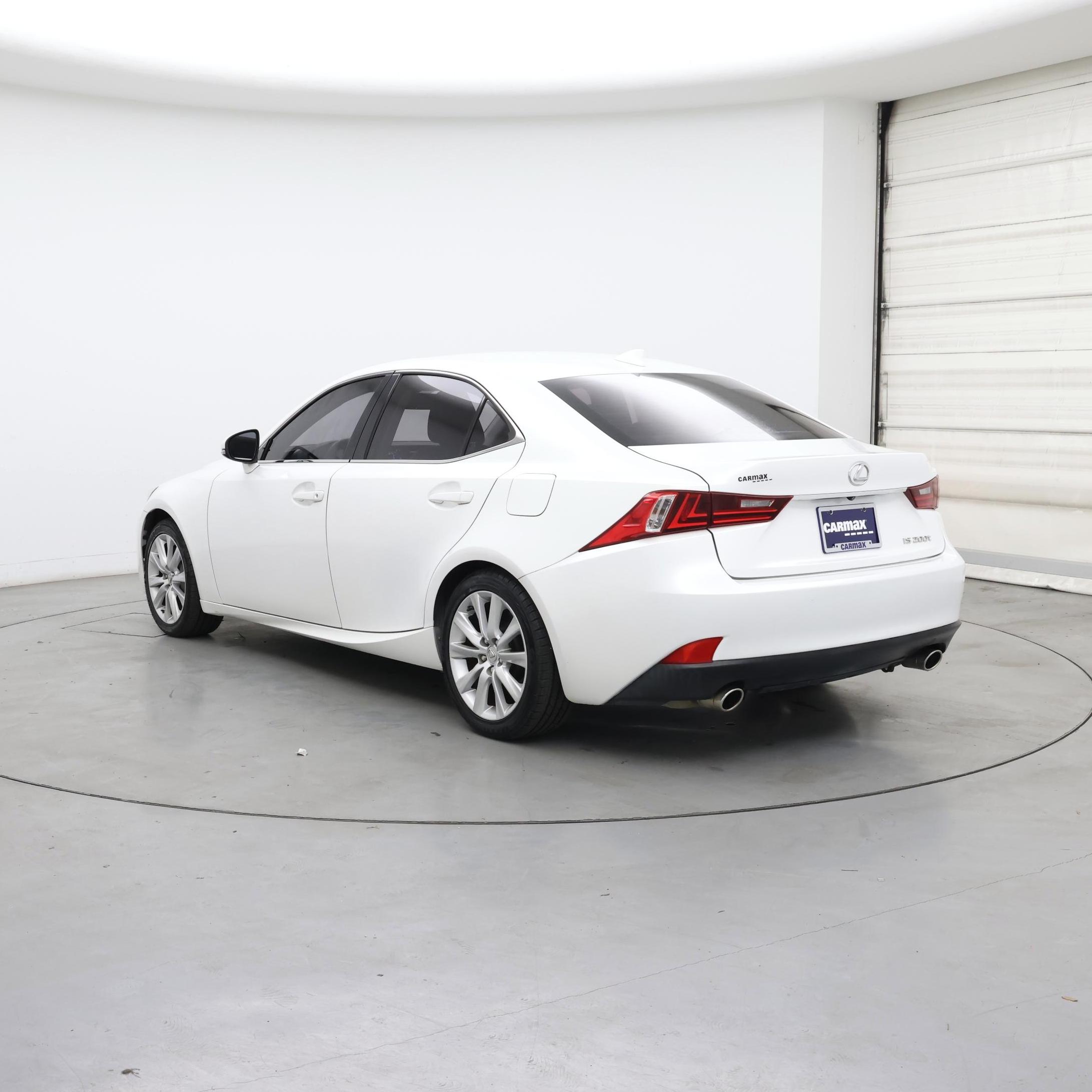 Thumbnail: 2016 Lexus IS - 2