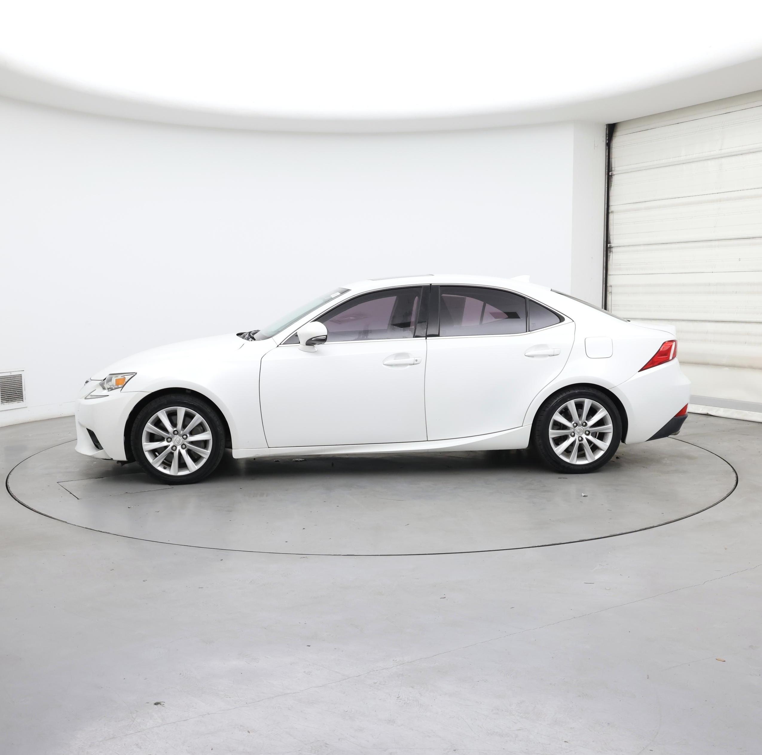 Thumbnail: 2016 Lexus IS - 3