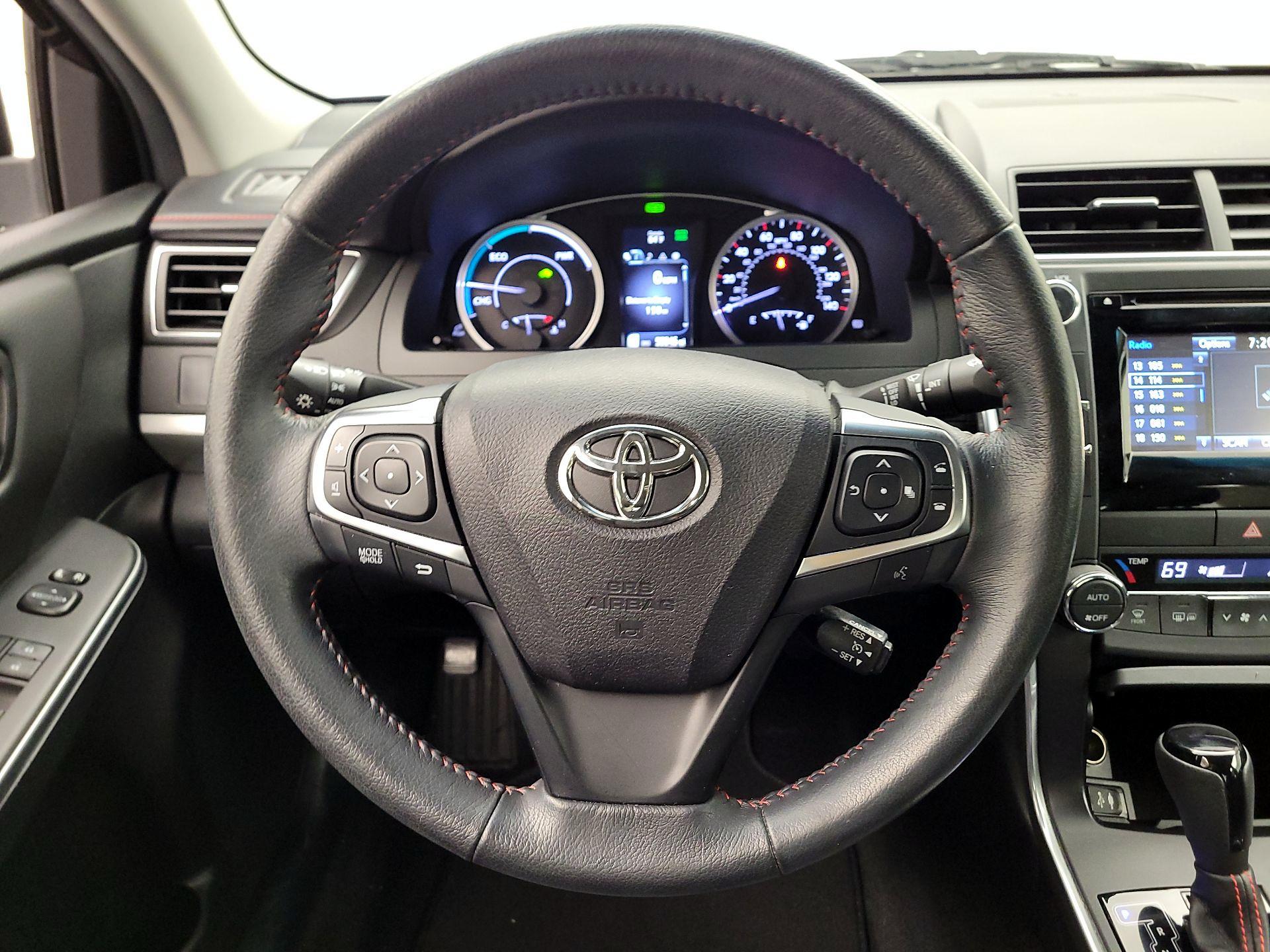 Thumbnail: 2015 Toyota Camry - 10