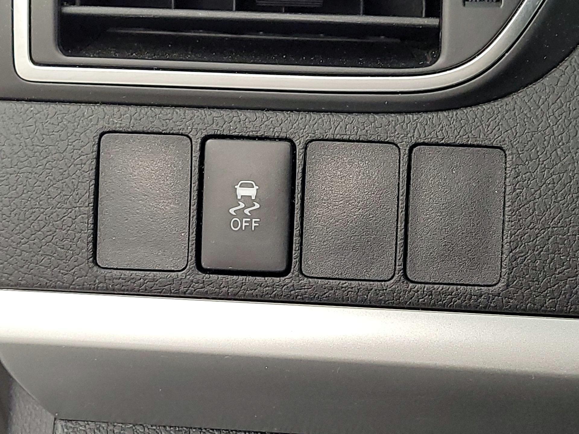 Thumbnail: 2015 Toyota Camry - 13