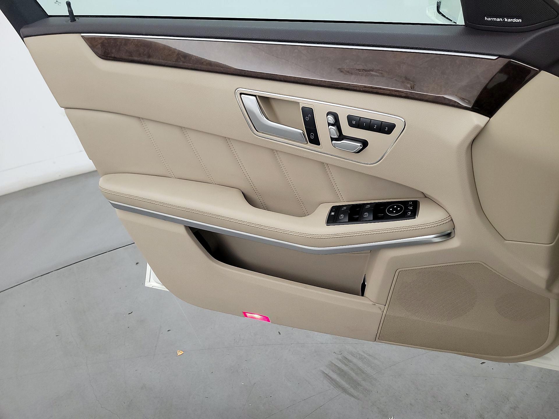 Thumbnail: 2016 Mercedes-Benz E-Class - 12