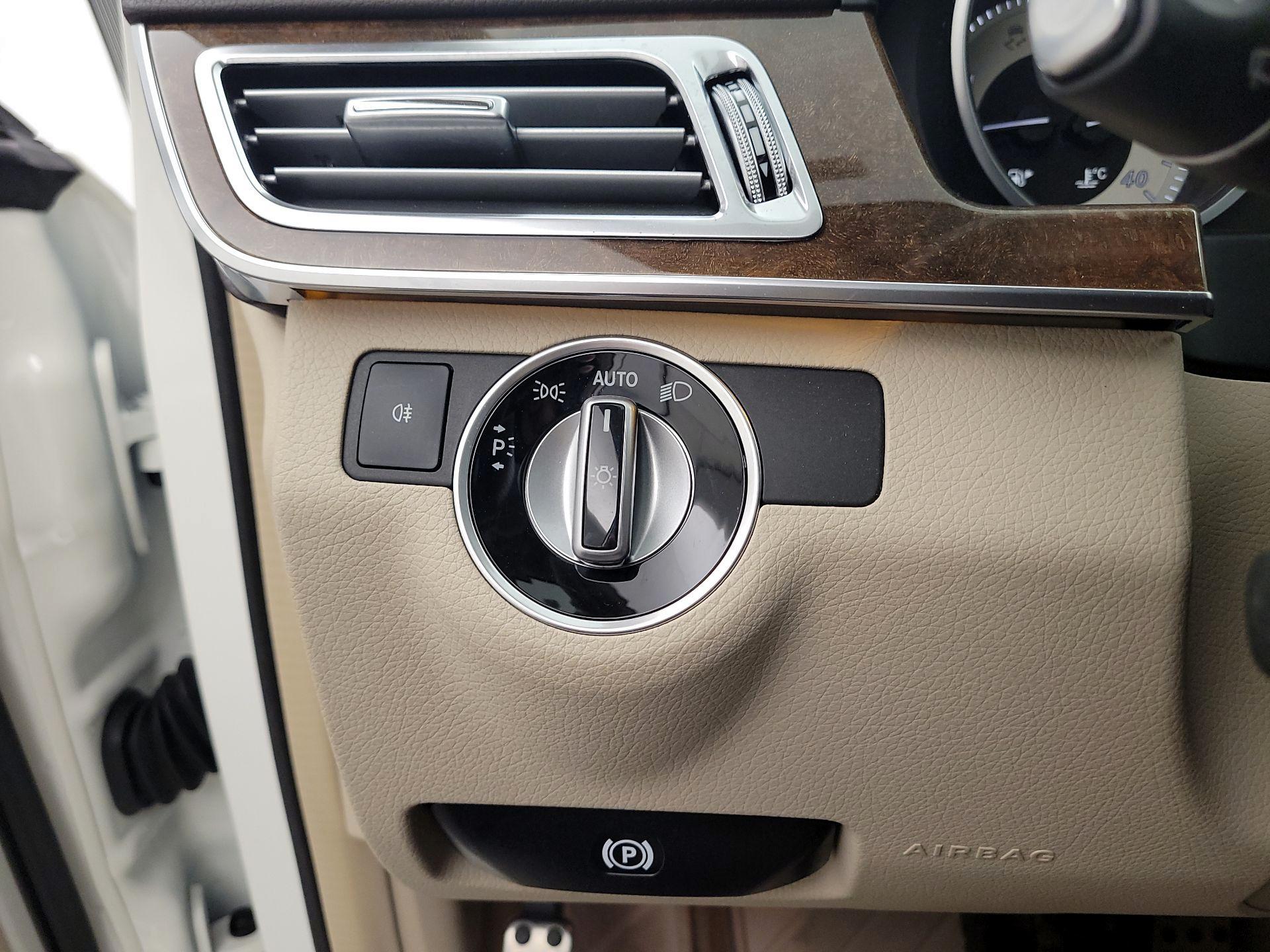 Thumbnail: 2016 Mercedes-Benz E-Class - 13