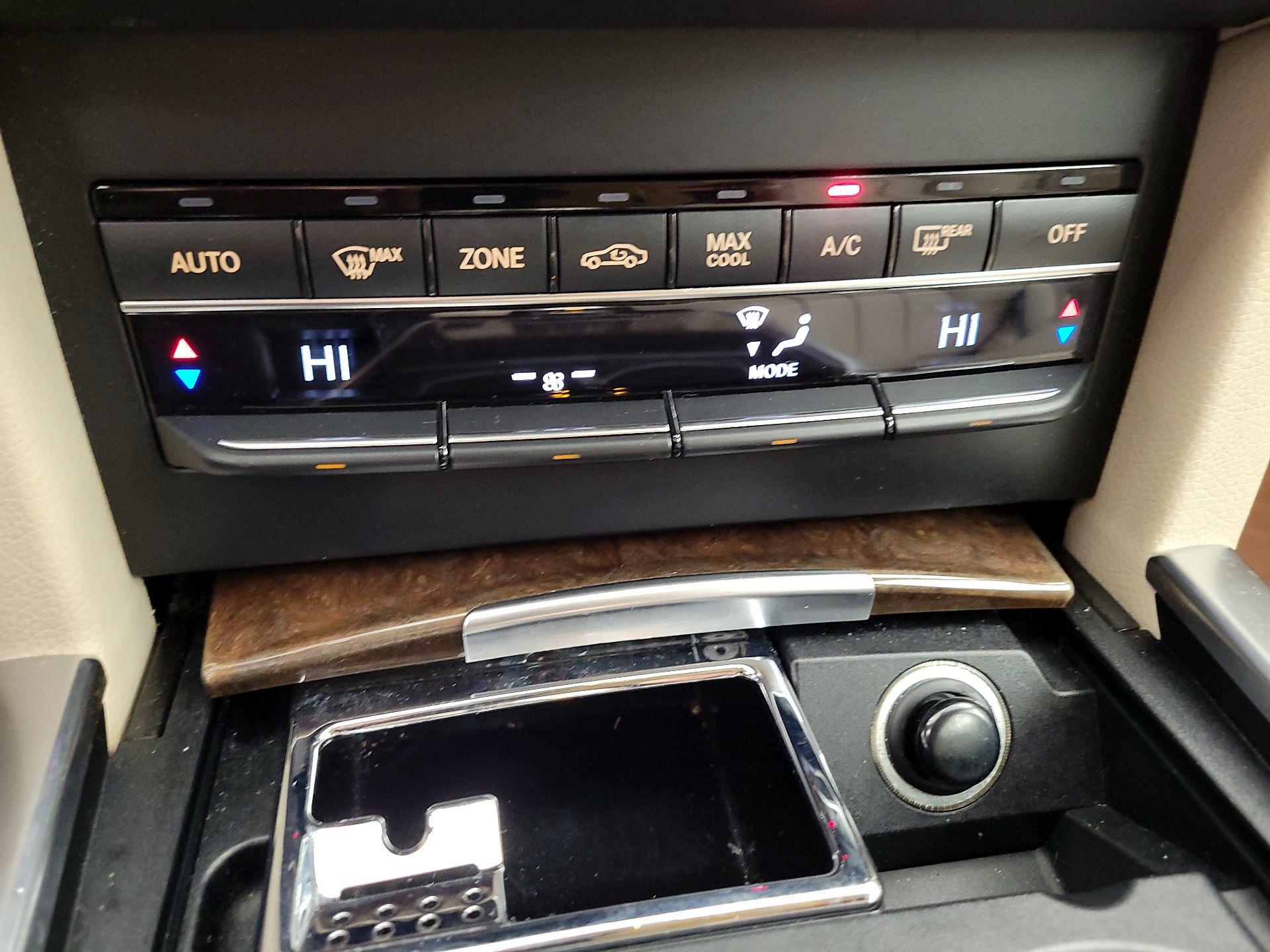 Thumbnail: 2016 Mercedes-Benz E-Class - 17