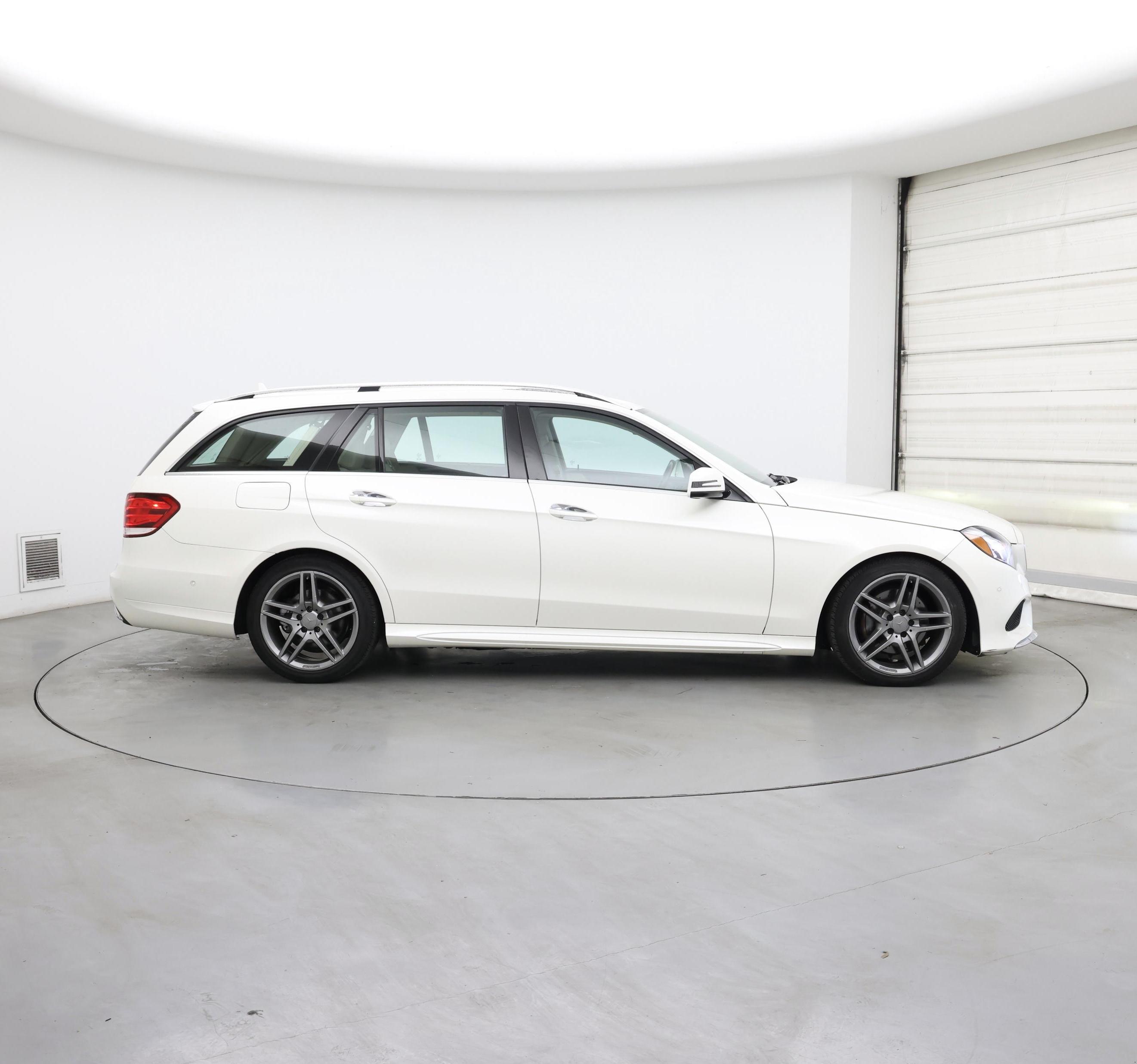 Thumbnail: 2016 Mercedes-Benz E-Class - 7