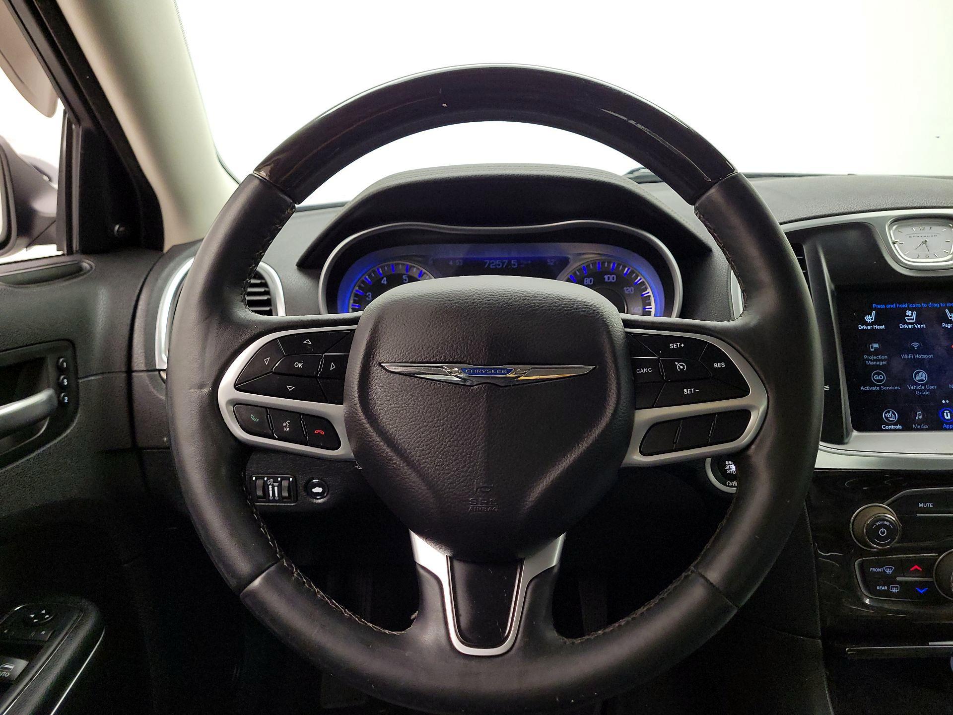 Thumbnail: 2018 Chrysler 300 - 10