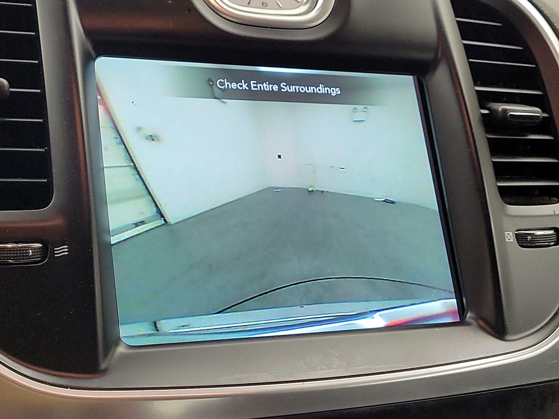 Thumbnail: 2018 Chrysler 300 - 14