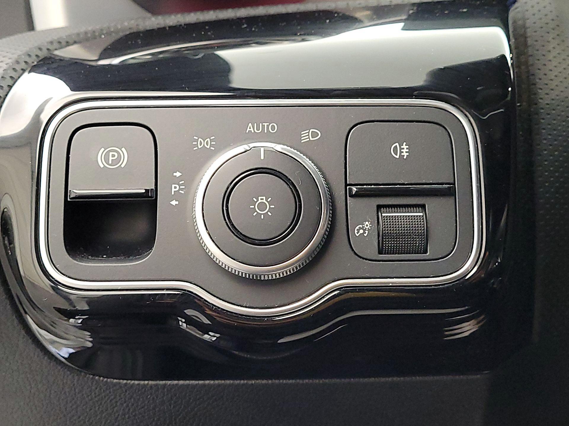 Thumbnail: 2022 Mercedes-Benz CLA - 13