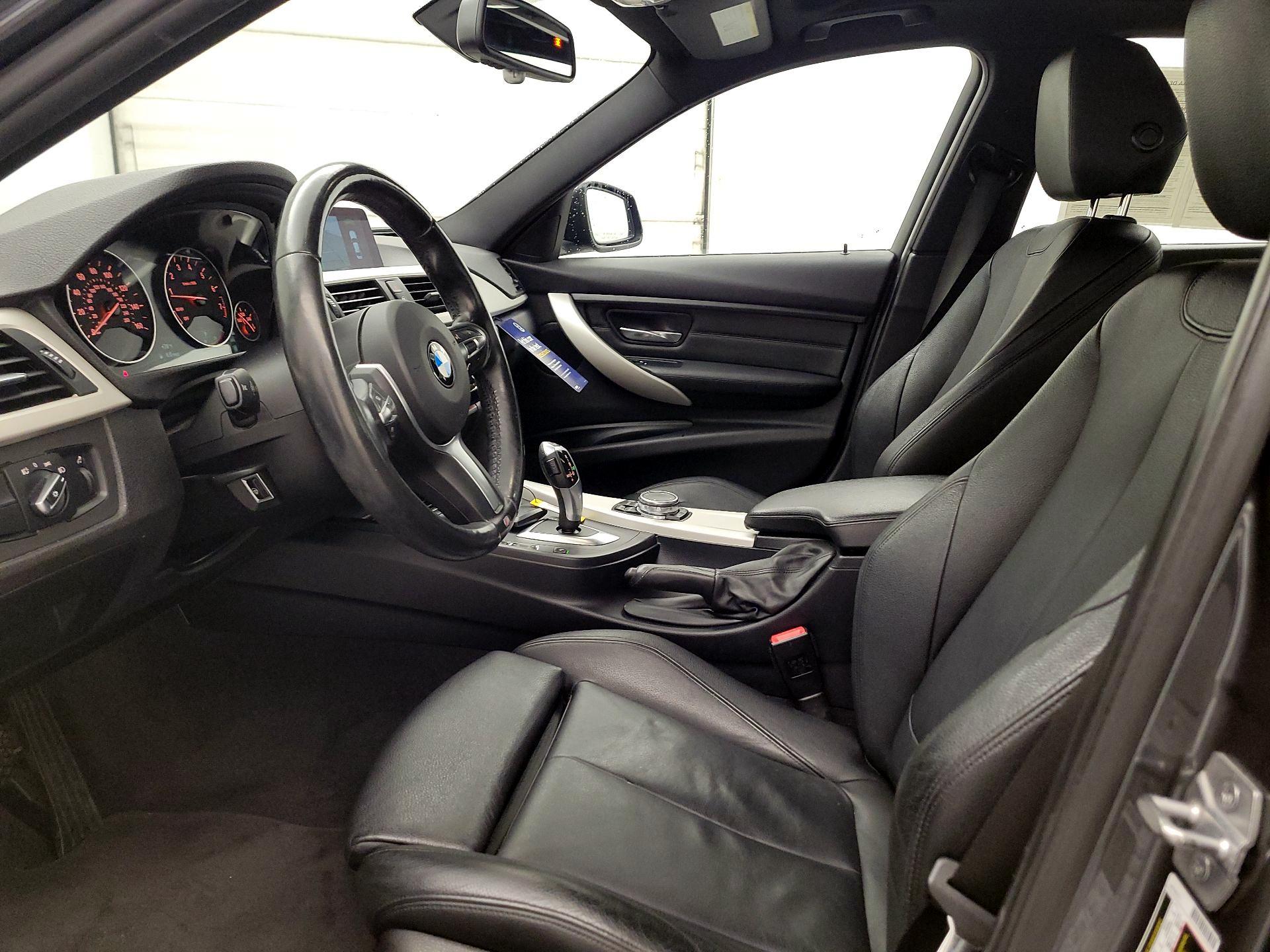 Thumbnail: 2016 BMW 3 Series - 11