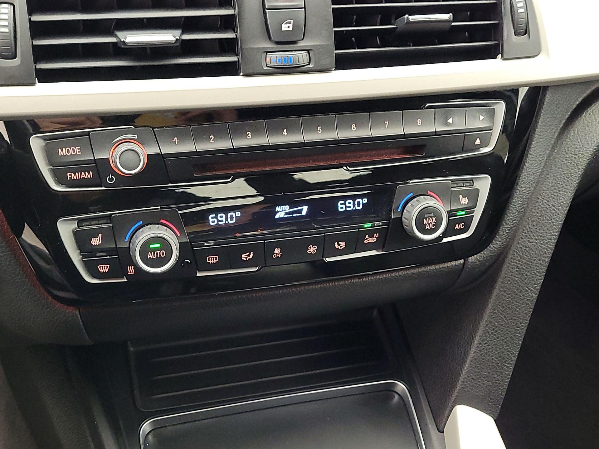 Thumbnail: 2016 BMW 3 Series - 16