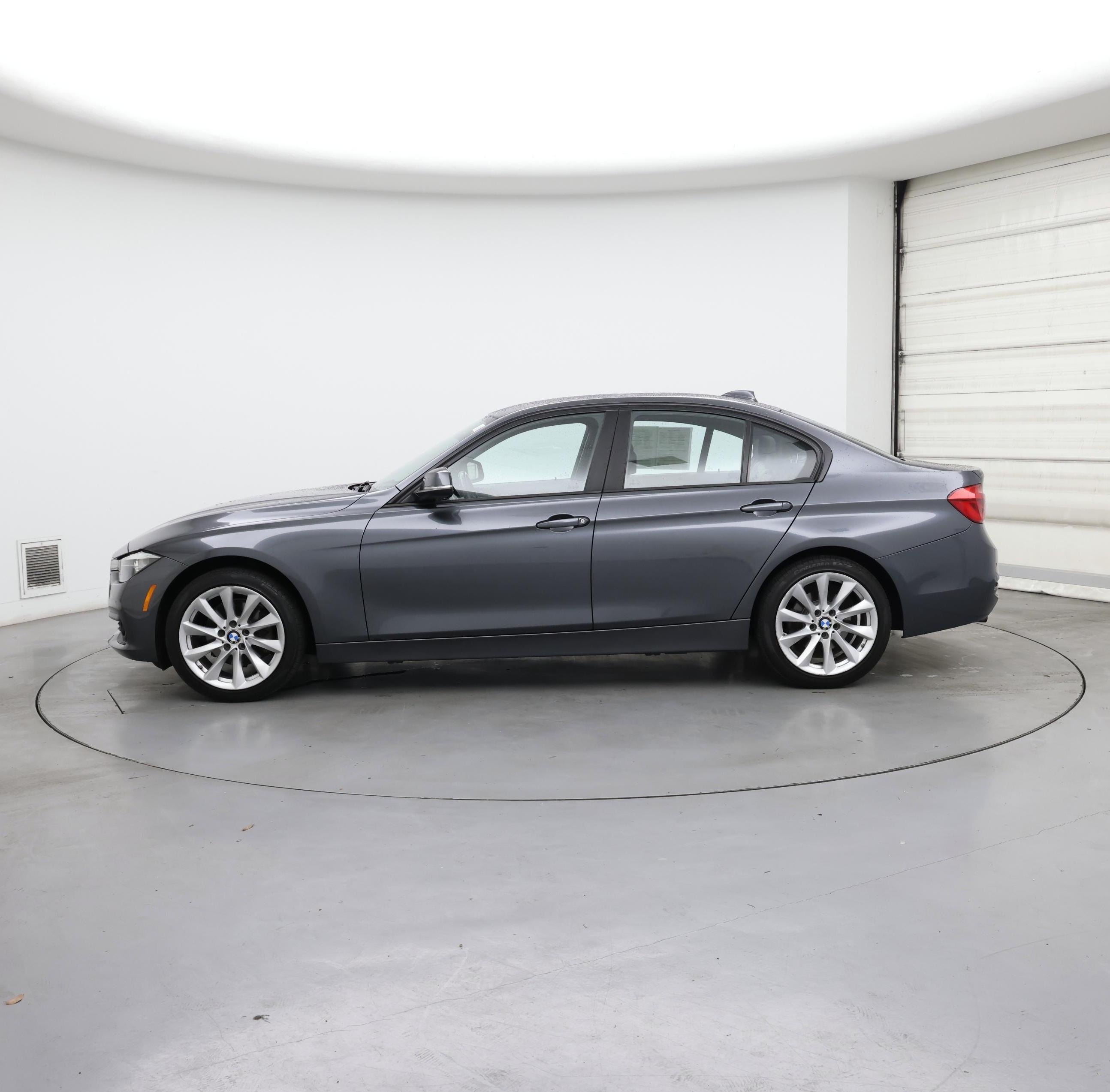 Thumbnail: 2016 BMW 3 Series - 3