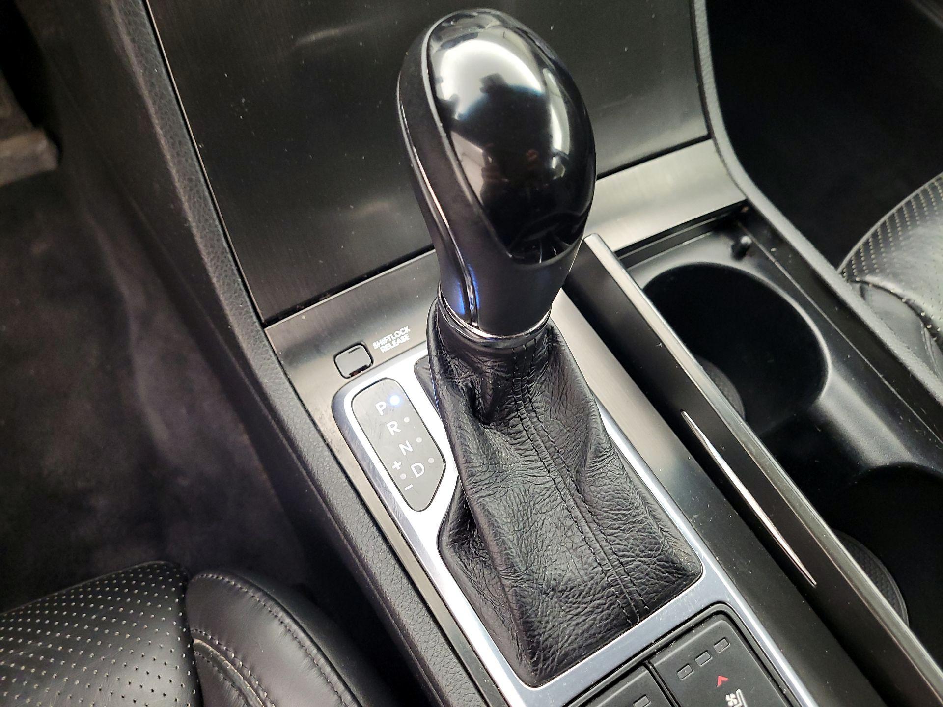 Thumbnail: 2015 Hyundai Azera - 17